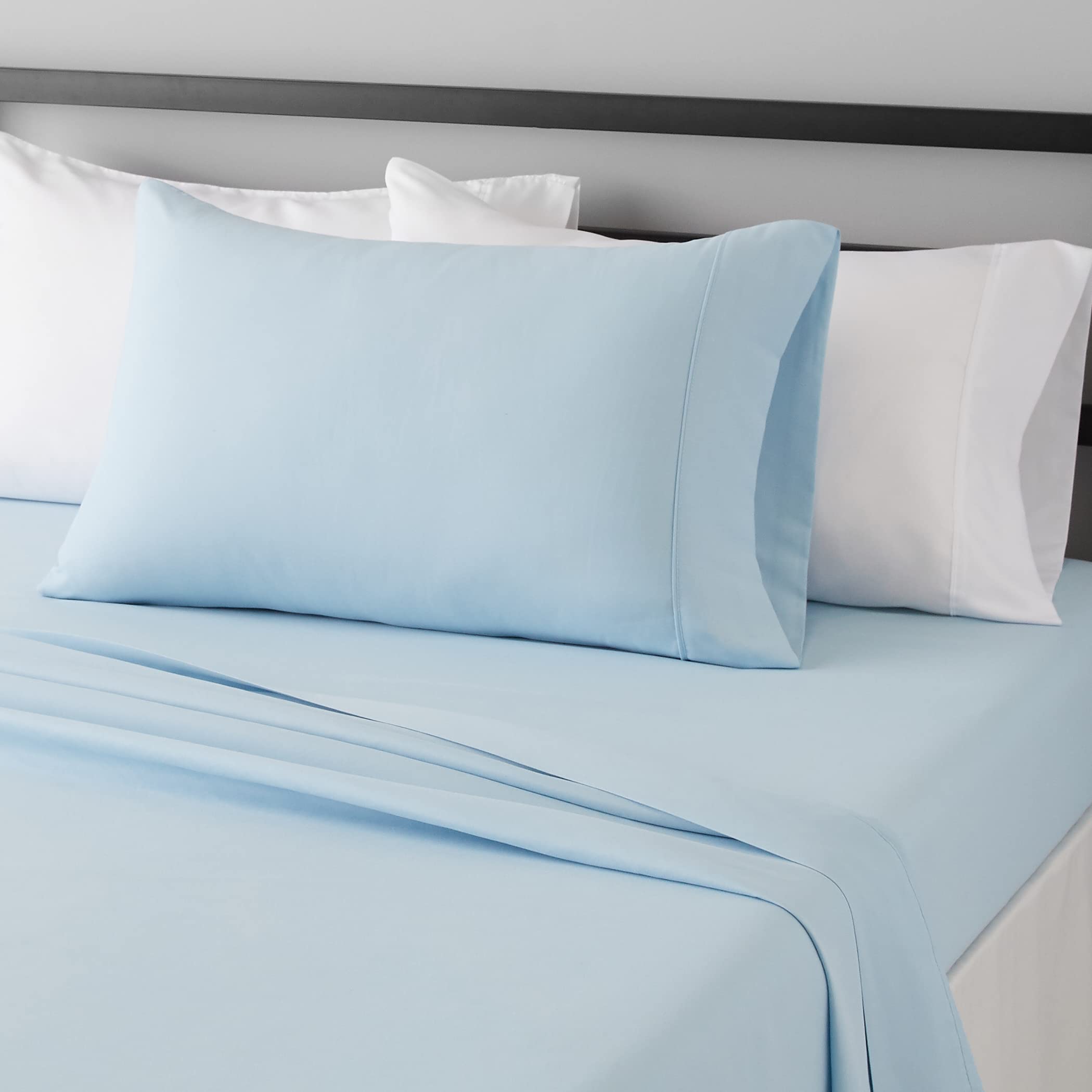 Amazon Basics Breathable, Wrinkle Free Lightweight Microfiber 4-Piece Bed Sheet Set with 14-Inch Deep Pockets, Includes Comfortable Pillowcases, Queen, Peachy Coral, Solid