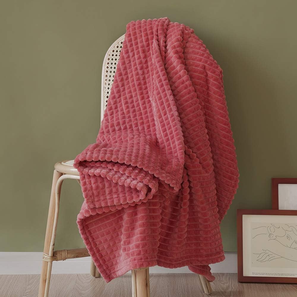 Simple&Opulence Coral Red Throw Blanket for Couch-Super Soft Fluffy Blankets for Women 50x70 Inches Cozy Lightweight Fleece Blanket for Home Decor