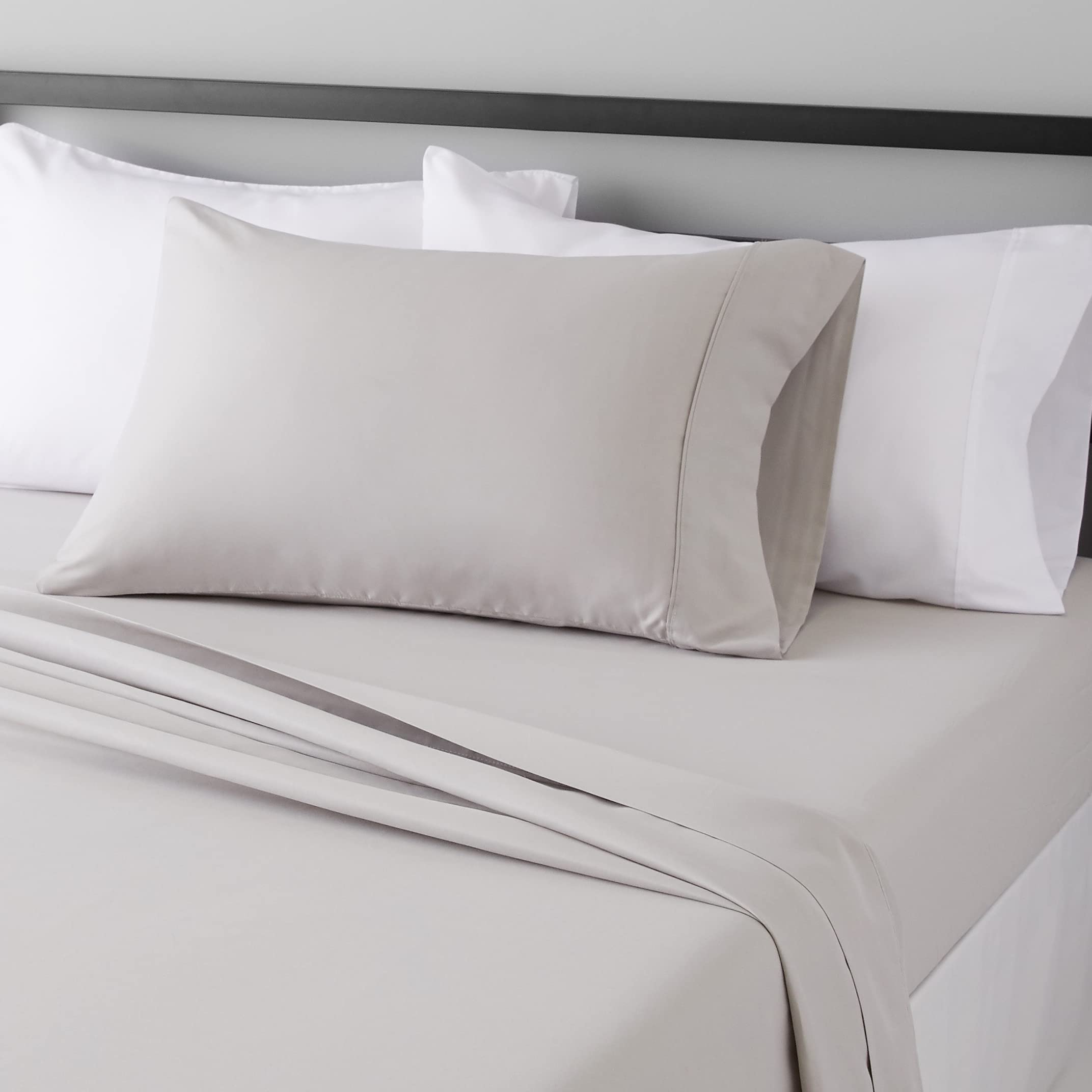 Amazon Basics Breathable, Wrinkle Free Lightweight Microfiber 4-Piece Bed Sheet Set with 14-Inch Deep Pockets, Includes Comfortable Pillowcases, Queen, Peachy Coral, Solid