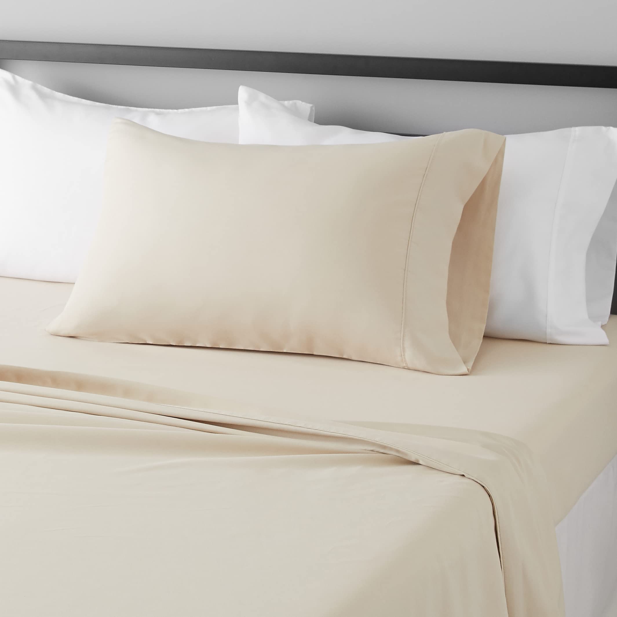 Amazon Basics Breathable, Wrinkle Free Lightweight Microfiber 4-Piece Bed Sheet Set with 14-Inch Deep Pockets, Includes Comfortable Pillowcases, Queen, Peachy Coral, Solid