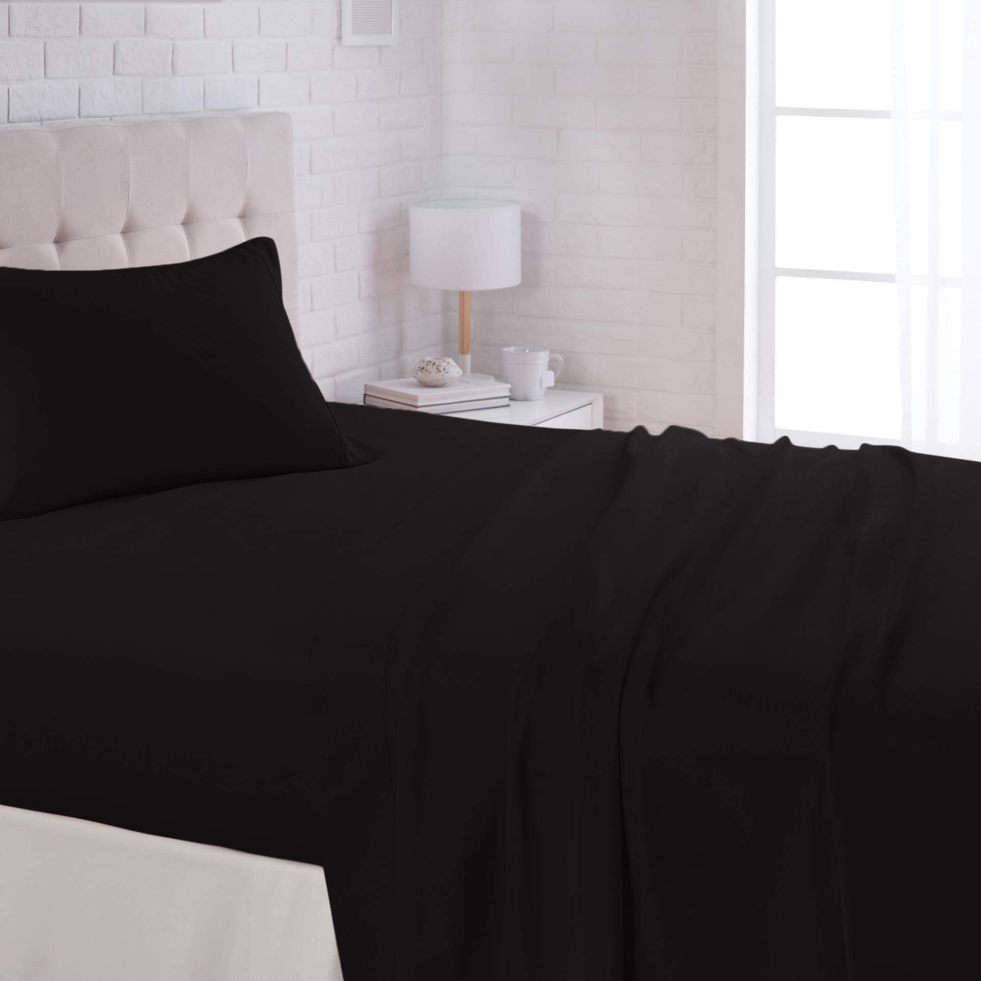 Amazon Basics Breathable, Wrinkle Free Lightweight Microfiber 4-Piece Bed Sheet Set with 14-Inch Deep Pockets, Includes Comfortable Pillowcases, Queen, Peachy Coral, Solid