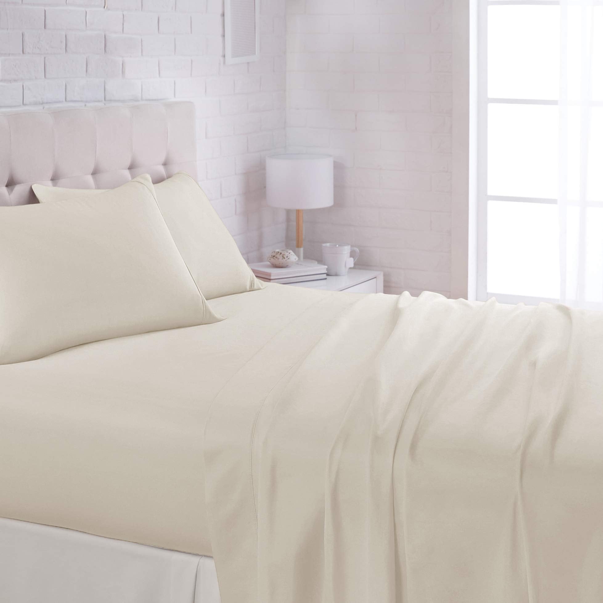 Amazon Basics Breathable, Wrinkle Free Lightweight Microfiber 4-Piece Bed Sheet Set with 14-Inch Deep Pockets, Includes Comfortable Pillowcases, Queen, Peachy Coral, Solid
