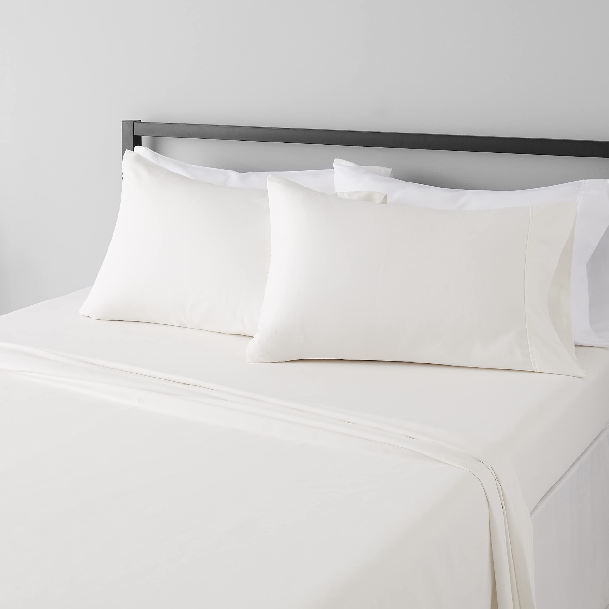 Amazon Basics Breathable, Wrinkle Free Lightweight Microfiber 4-Piece Bed Sheet Set with 14-Inch Deep Pockets, Includes Comfortable Pillowcases, Queen, Peachy Coral, Solid