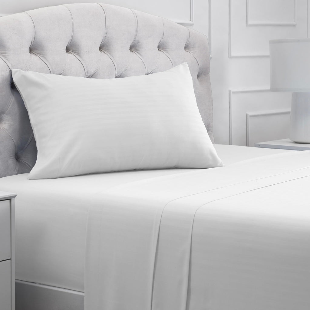 Mellanni Queen Sheets Set - 4 PC Iconic Collection Bedding - Hotel Luxury, Extra Soft, Cooling Bed Sheets - Wrinkle, Fade, Stain Resistant (Queen, White)