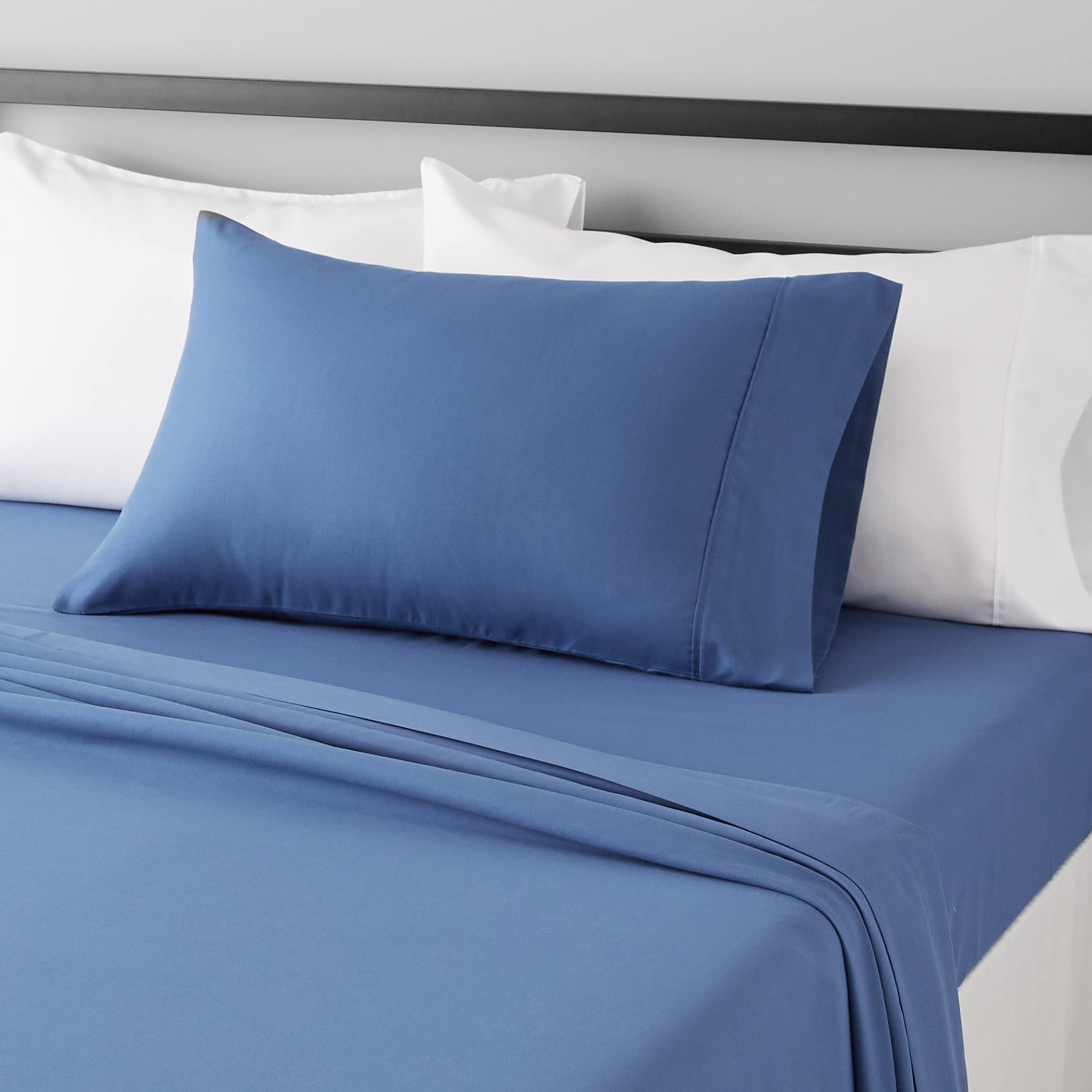 Amazon Basics Breathable, Wrinkle Free Lightweight Microfiber 4-Piece Bed Sheet Set with 14-Inch Deep Pockets, Includes Comfortable Pillowcases, Queen, Peachy Coral, Solid