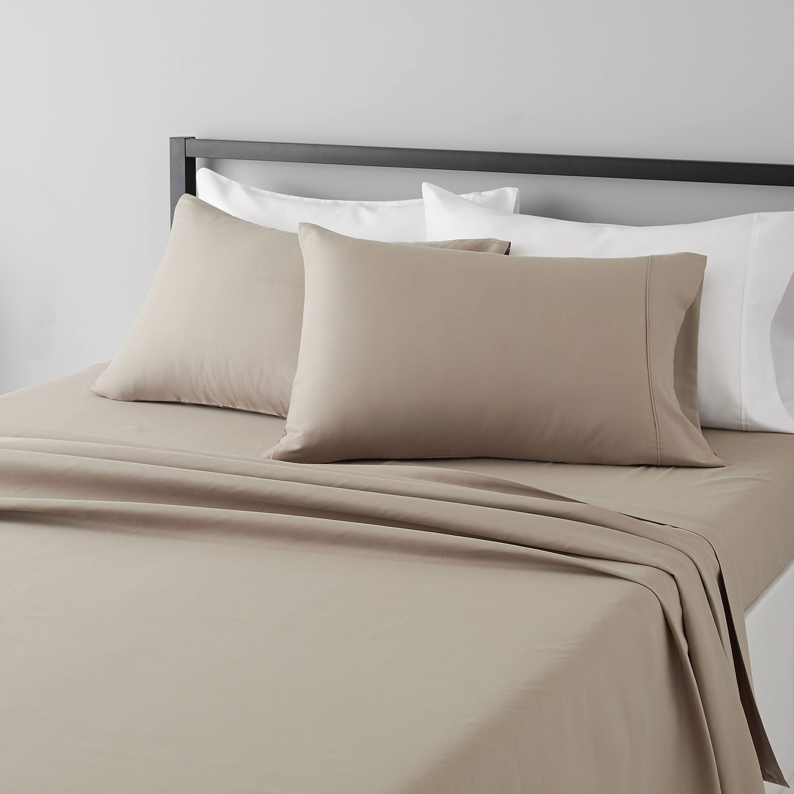 Amazon Basics Breathable, Wrinkle Free Lightweight Microfiber 4-Piece Bed Sheet Set with 14-Inch Deep Pockets, Includes Comfortable Pillowcases, Queen, Peachy Coral, Solid