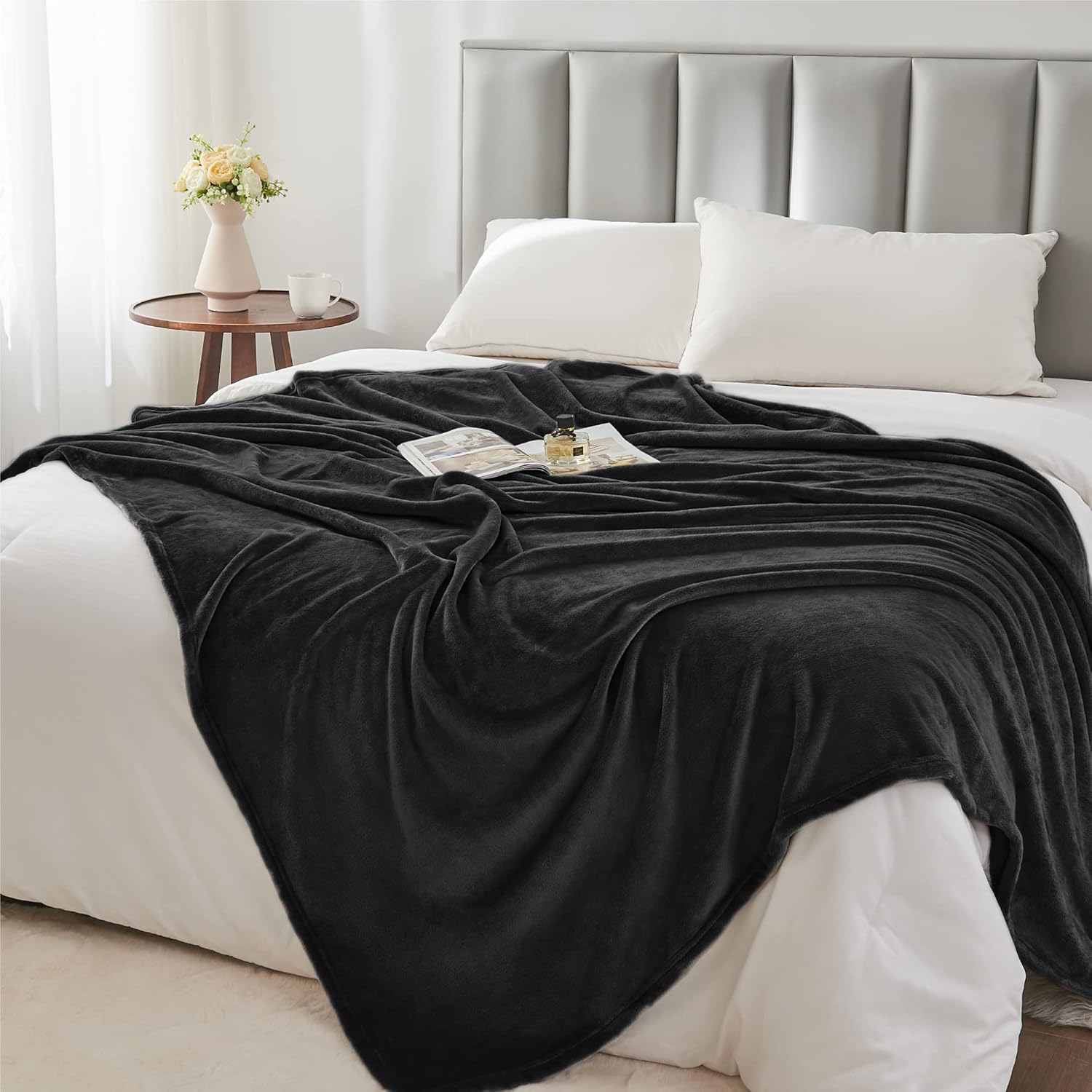 BEDELITE Fleece Blanket Black Throw Blankets for Couch & Bed, Luxury Plush Cozy Fuzzy Blanket 50x60 inches, Super Soft Warm Lightweight Throw Blanket for Travel Camping