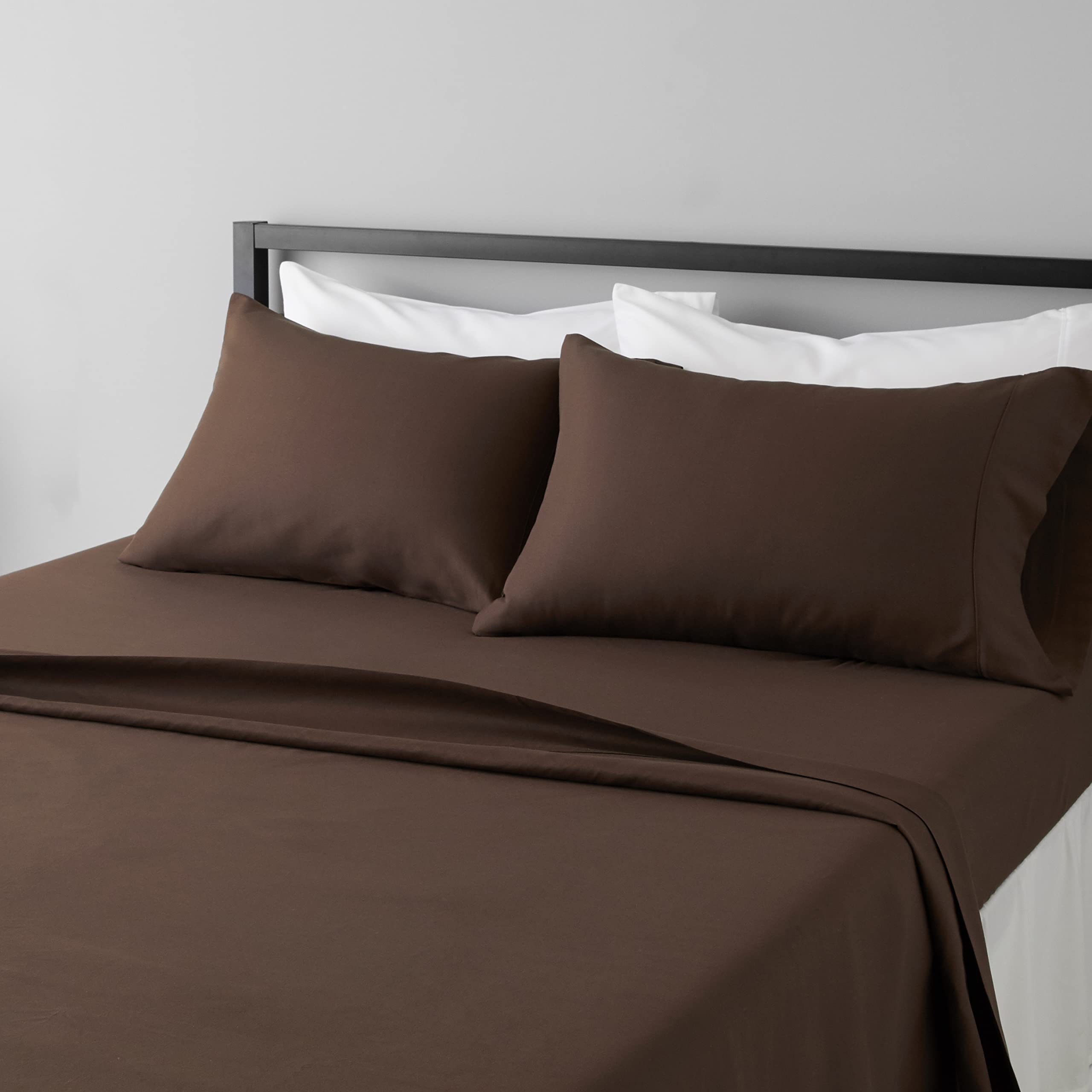 Amazon Basics Breathable, Wrinkle Free Lightweight Microfiber 4-Piece Bed Sheet Set with 14-Inch Deep Pockets, Includes Comfortable Pillowcases, Queen, Peachy Coral, Solid