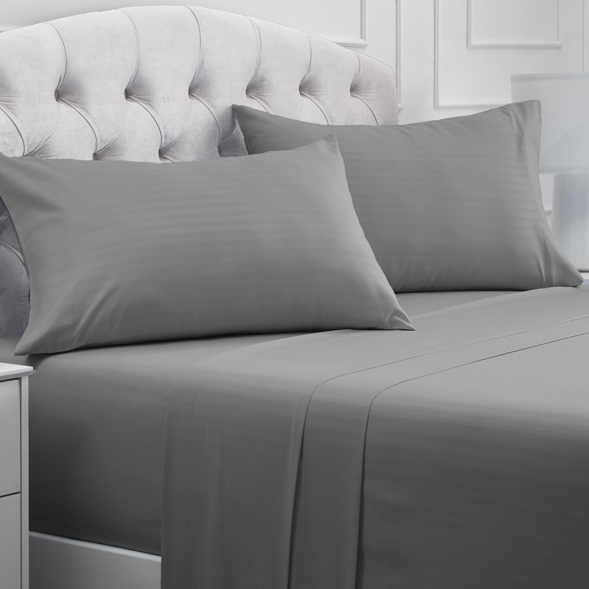 Mellanni Queen Sheets Set - 4 PC Iconic Collection Bedding - Hotel Luxury, Extra Soft, Cooling Bed Sheets - Wrinkle, Fade, Stain Resistant (Queen, White)