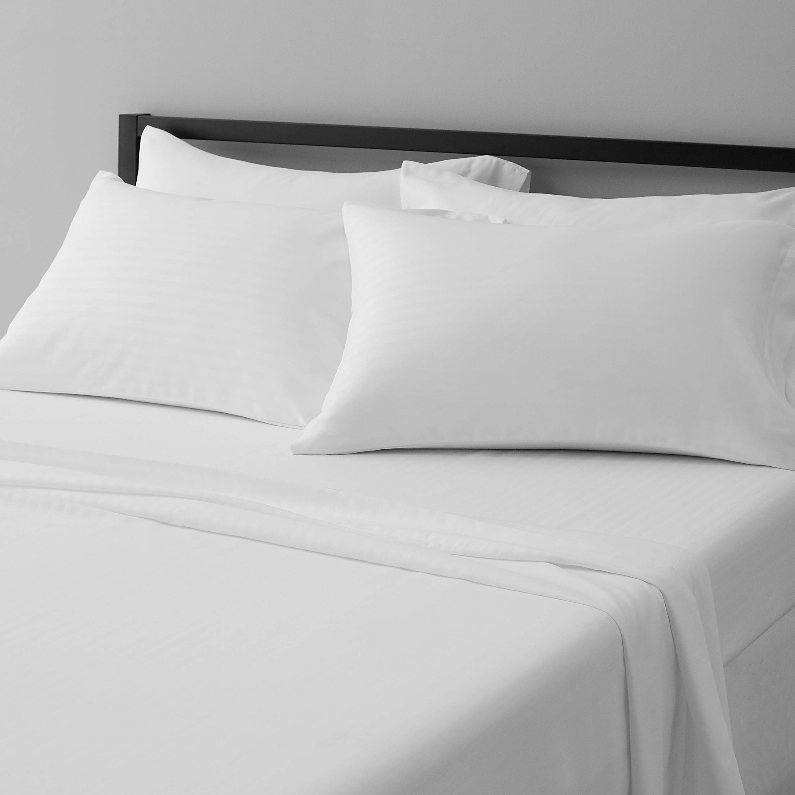 Amazon Basics Breathable, Wrinkle Free Lightweight Microfiber 4-Piece Bed Sheet Set with 14-Inch Deep Pockets, Includes Comfortable Pillowcases, Queen, Peachy Coral, Solid