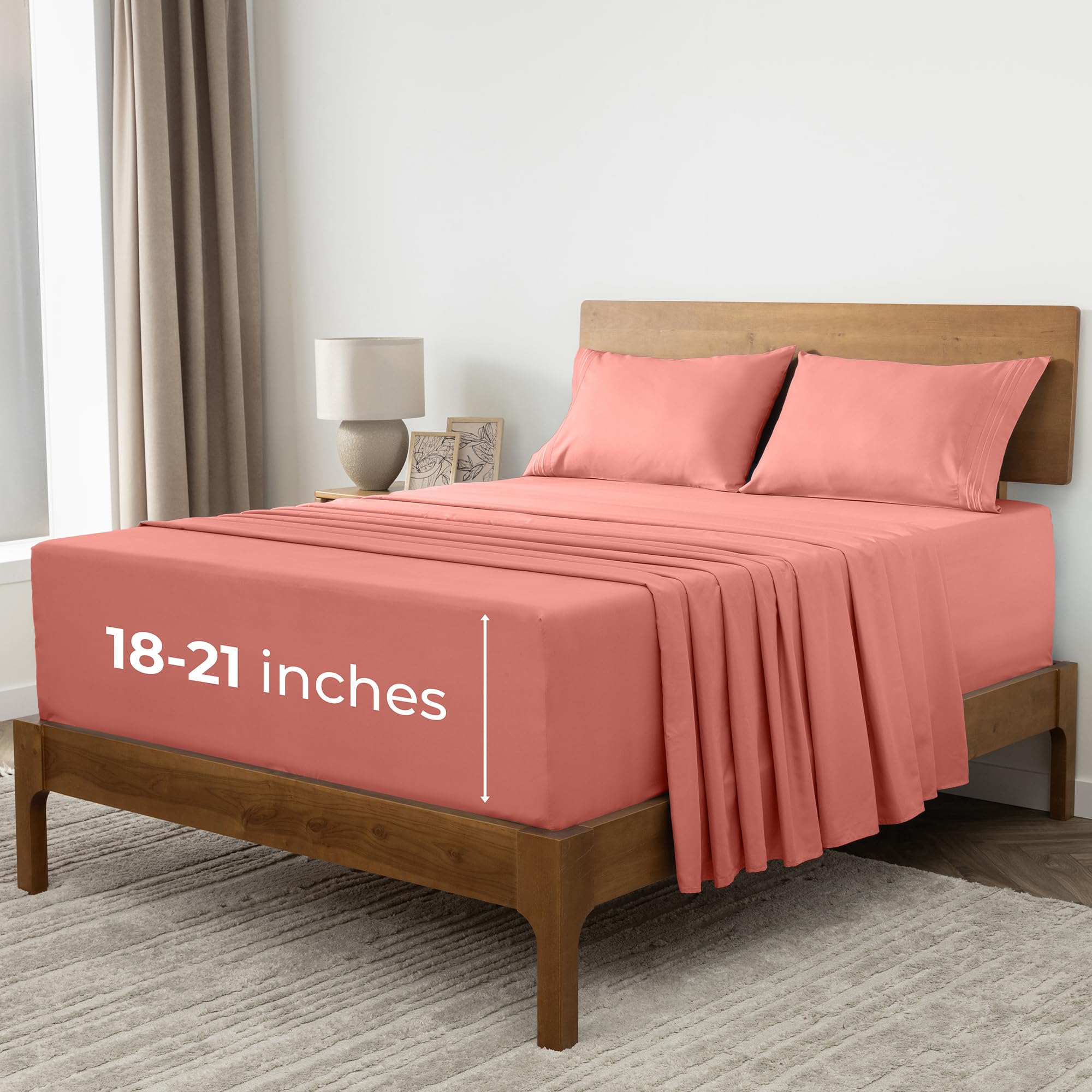 Mellanni Queen Sheets Set - 4 PC Iconic Collection Bedding - Hotel Luxury, Extra Soft, Cooling Bed Sheets - Wrinkle, Fade, Stain Resistant (Queen, White)