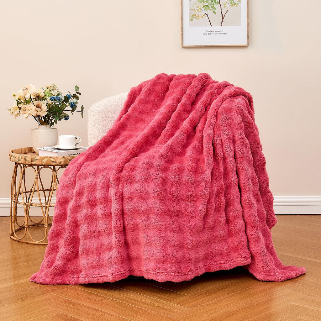 Wajade Soft Fleece Throw Blanket for Couch, 60x80 Inches 3D Bubble Decorative Cozy Fuzzy Flannel Blanket, Lightweight Warm Blanket for Bed Office, Coral Pink