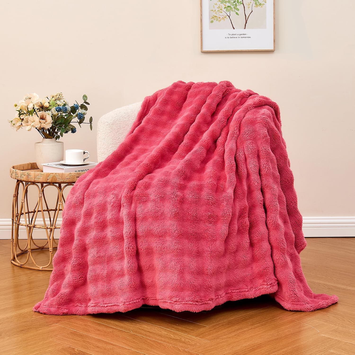 Wajade Soft Fleece Throw Blanket for Couch, 60x80 Inches 3D Bubble Decorative Cozy Fuzzy Flannel Blanket, Lightweight Warm Blanket for Bed Office, Coral Pink