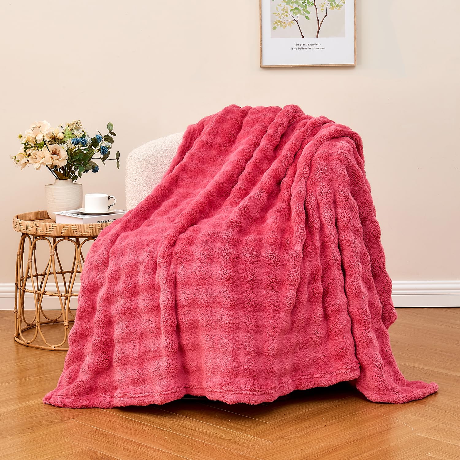 Wajade Soft Fleece Throw Blanket for Couch, 60x80 Inches 3D Bubble Decorative Cozy Fuzzy Flannel Blanket, Lightweight Warm Blanket for Bed Office, Coral Pink