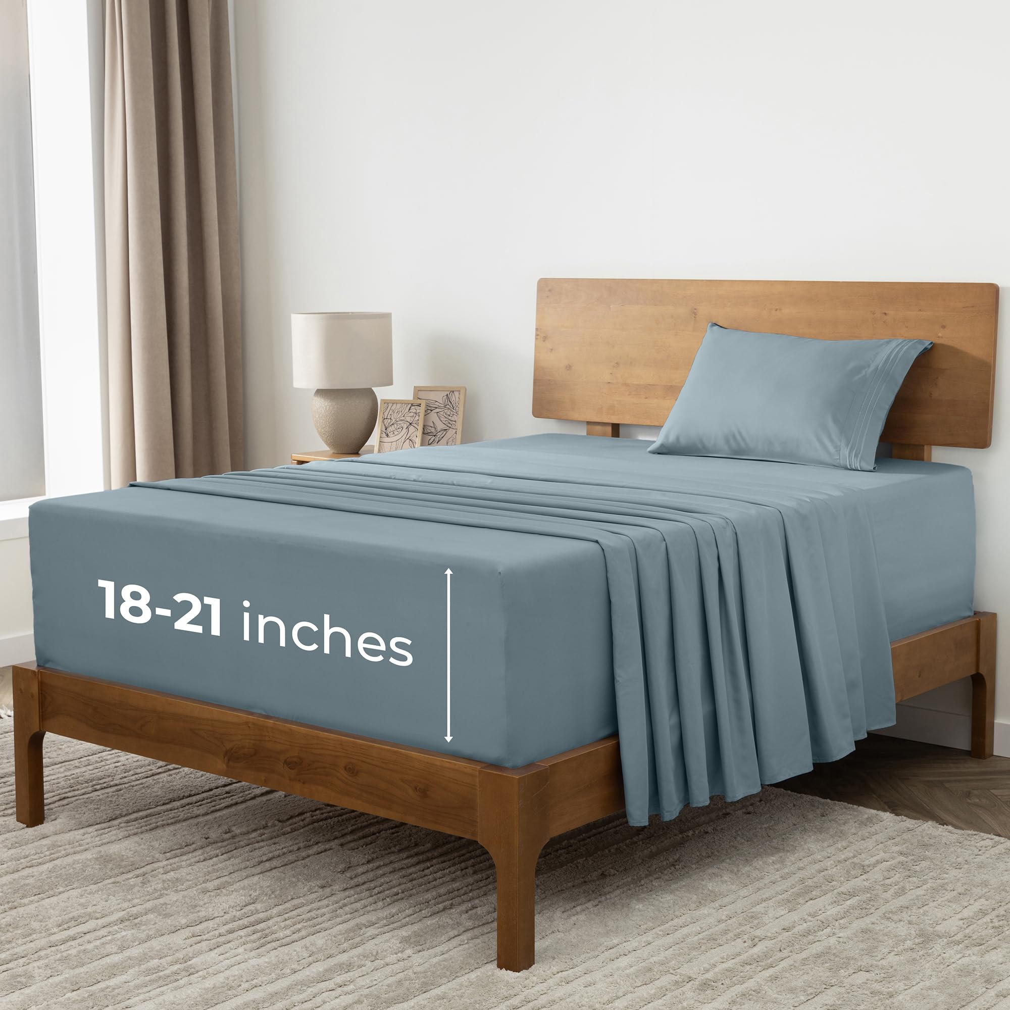 Mellanni Queen Sheets Set - 4 PC Iconic Collection Bedding - Hotel Luxury, Extra Soft, Cooling Bed Sheets - Wrinkle, Fade, Stain Resistant (Queen, White)