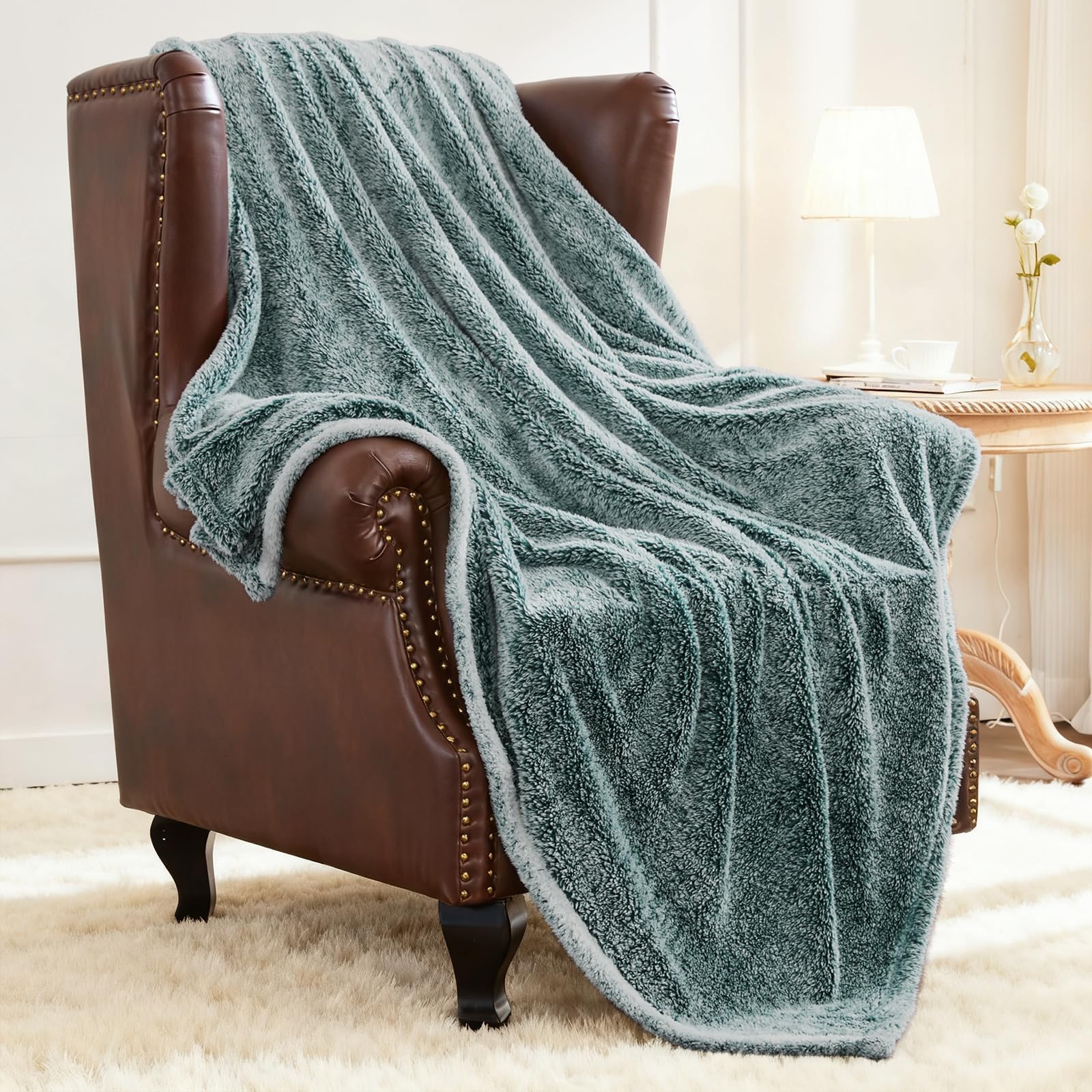 Exclusivo Mezcla Plush Fuzzy Fleece Throw Blanket Extra Large, Super Soft, Fluffy and Warm Blankets for Couch, Bed, All Season Use (50x70 Inches, Pink)