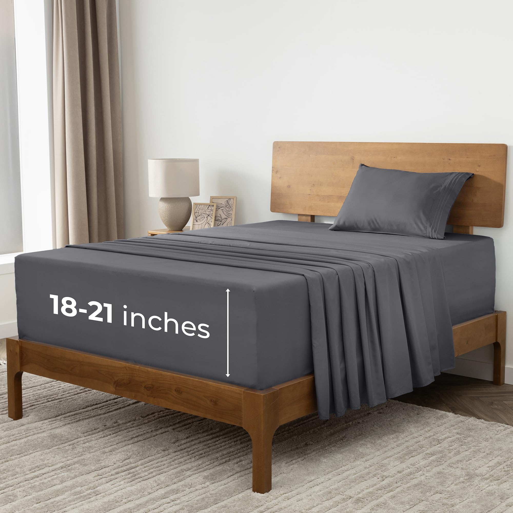 Mellanni Queen Sheets Set - 4 PC Iconic Collection Bedding - Hotel Luxury, Extra Soft, Cooling Bed Sheets - Wrinkle, Fade, Stain Resistant (Queen, White)