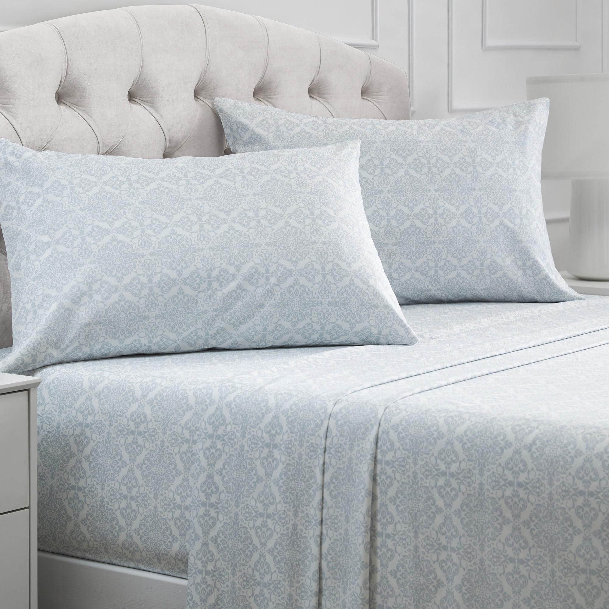 Mellanni Queen Sheets Set - 4 PC Iconic Collection Bedding - Hotel Luxury, Extra Soft, Cooling Bed Sheets - Wrinkle, Fade, Stain Resistant (Queen, White)