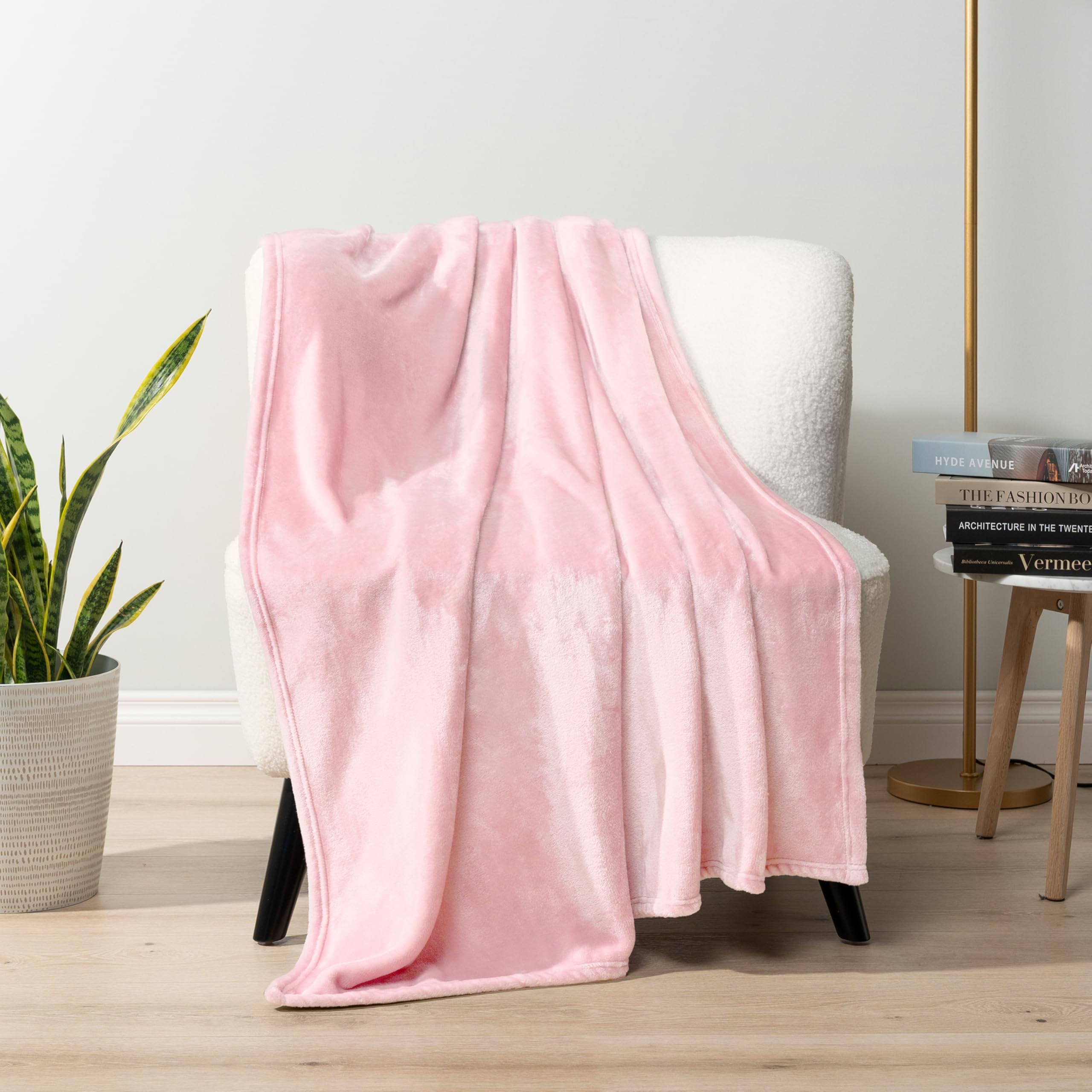 PAVILIA Orange Fleece Throw Blanket for Couch, Coral Peach Soft Fuzzy Fall Flannel Throw for Sofa, Luxury Plush Microfiber Bed Blanket, Cozy Home Halloween Velvet Gift Blanket, 50x60