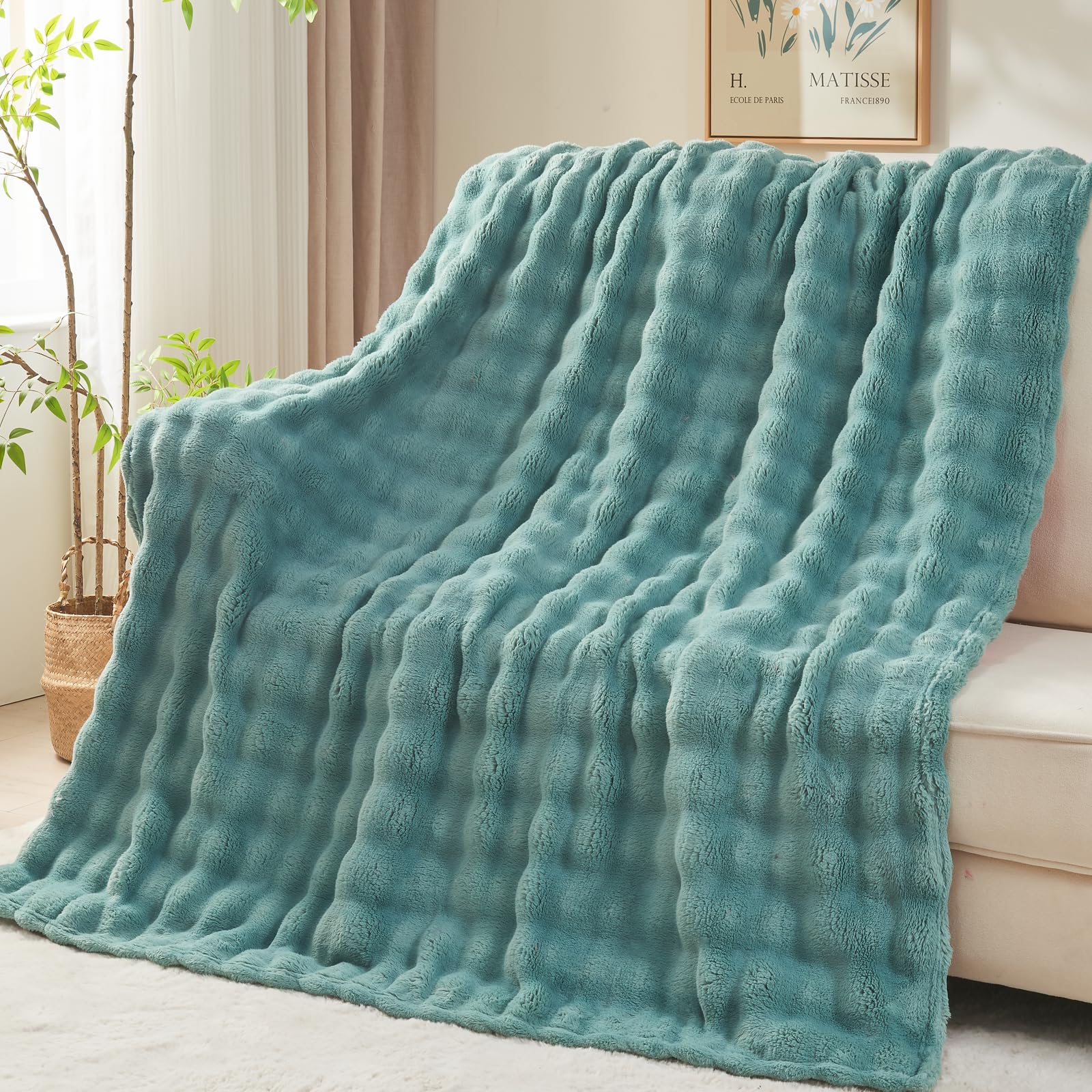NEWCOSPLAY Throw Blanket for Couch Coral Pink Super Soft Flannel Fleece 3D Bubble Lightweight Bed Blanket All Season Use (Coral Pink, Throw(50"x60"))