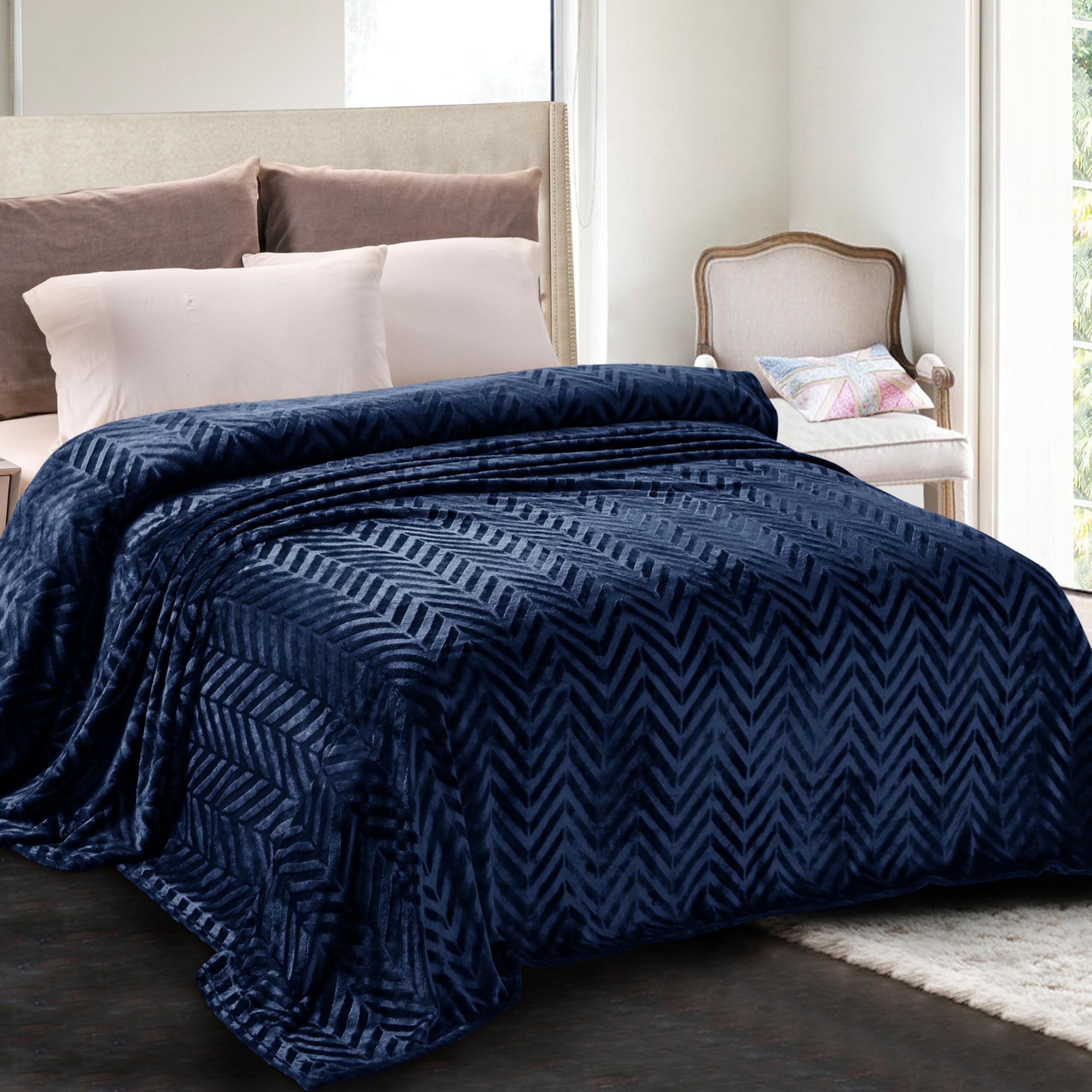 Whale Flotilla Flannel Fleece Throw Blanket for Couch Sofa Bed, Lightweight Breathable Soft Throws Plush Fluffy Chevron Design Decorative Blankets for All Season, 50x60 Inch, Coral