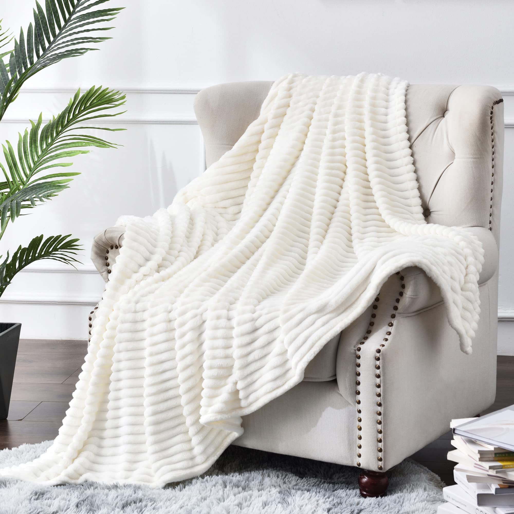 BEDELITE Fleece Throw Blanket for Couch – 3D Ribbed Jacquard Soft and Warm Decorative Fuzzy Blanket – Cozy, Fluffy, Plush Lightweight Pink Throw Blankets for Bed, Sofa, 50x60 inches