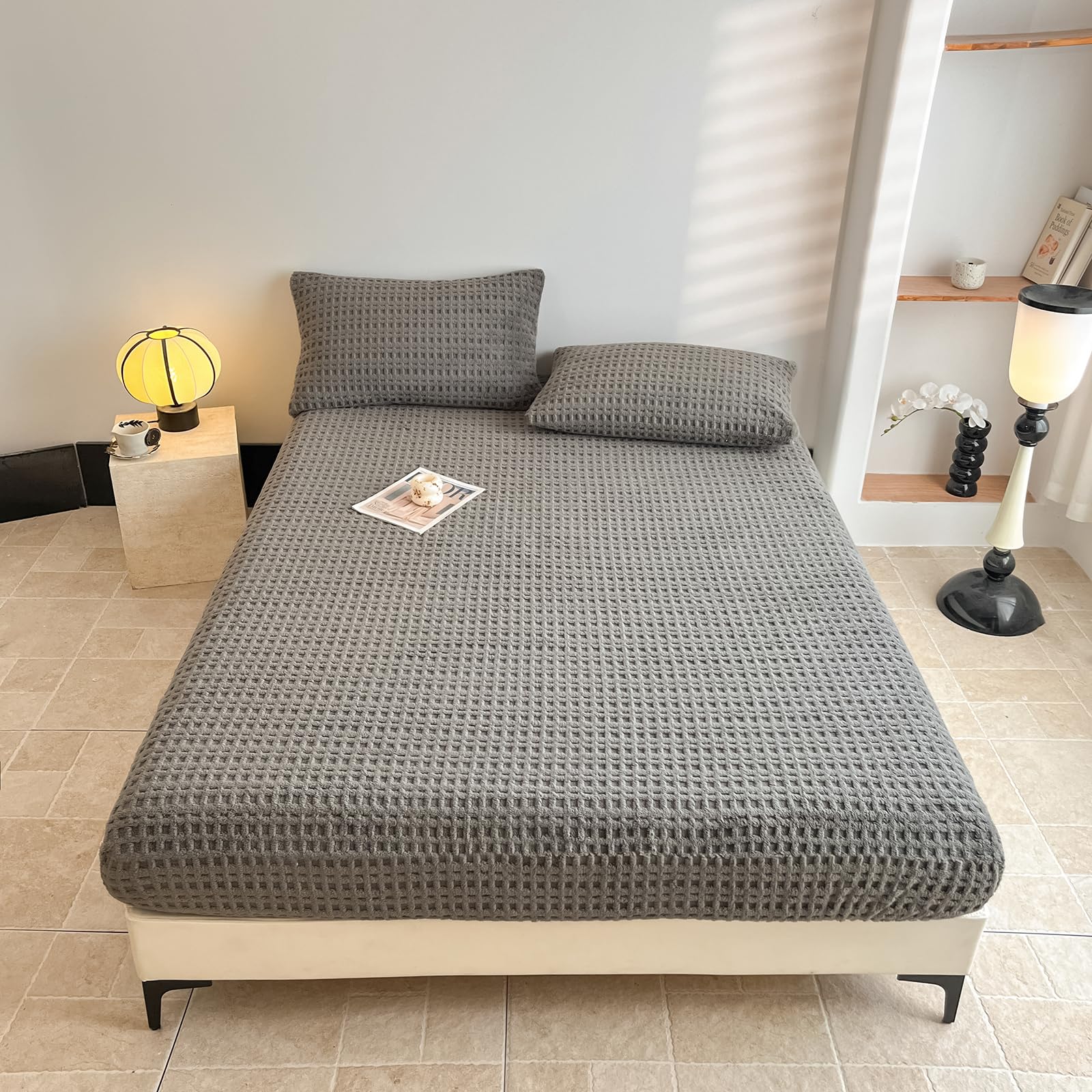 Velvet Fitted Sheet Full Size,Fleece Plush Bed Sheet Mattress Protector Cover with 15'' Deep Pocket Warm Fuzzy Bottom Sheet (Not Include Pillowcases)