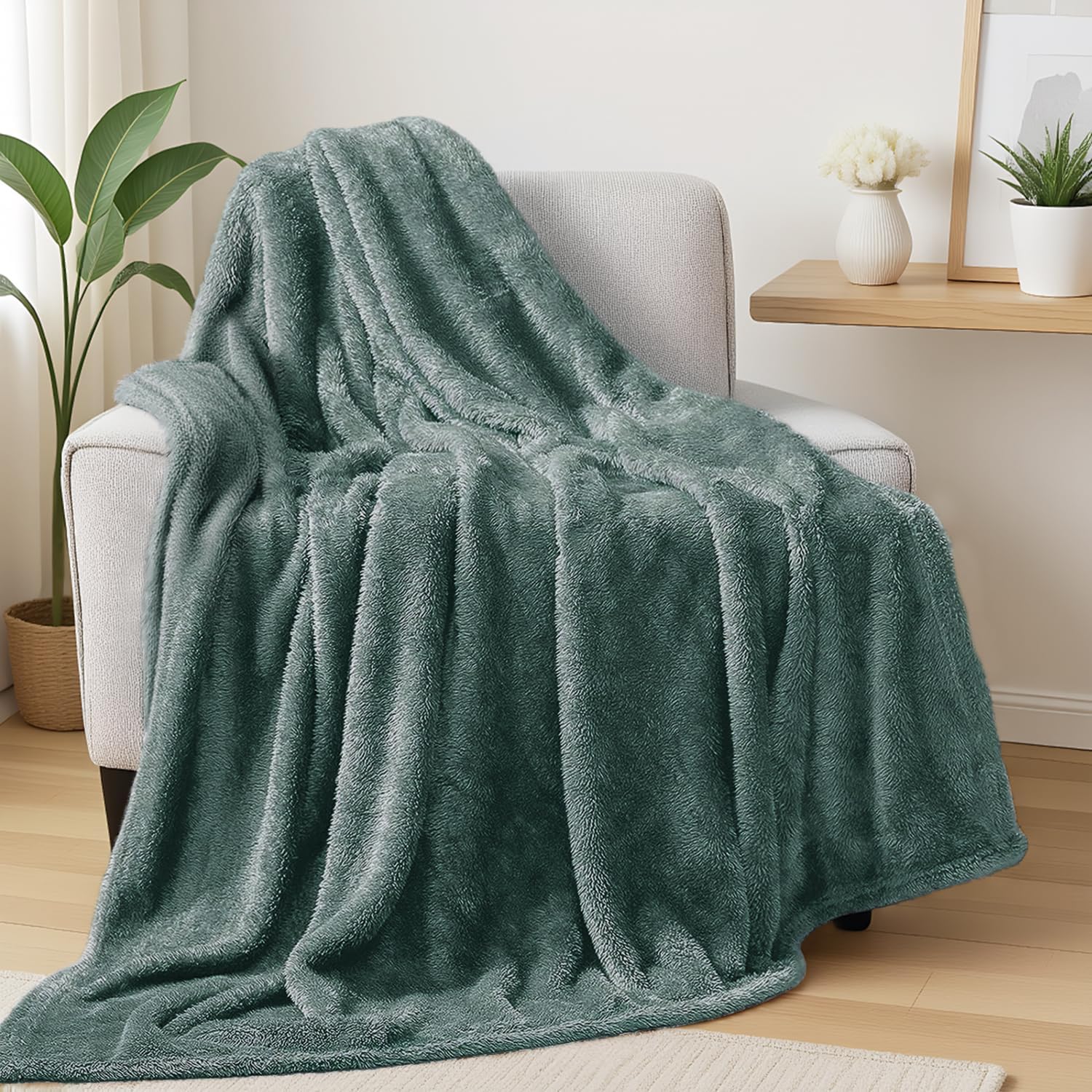 Exclusivo Mezcla Plush Fuzzy Fleece Throw Blanket Extra Large, Super Soft, Fluffy and Warm Blankets for Couch, Bed, All Season Use (50x70 Inches, Pink)
