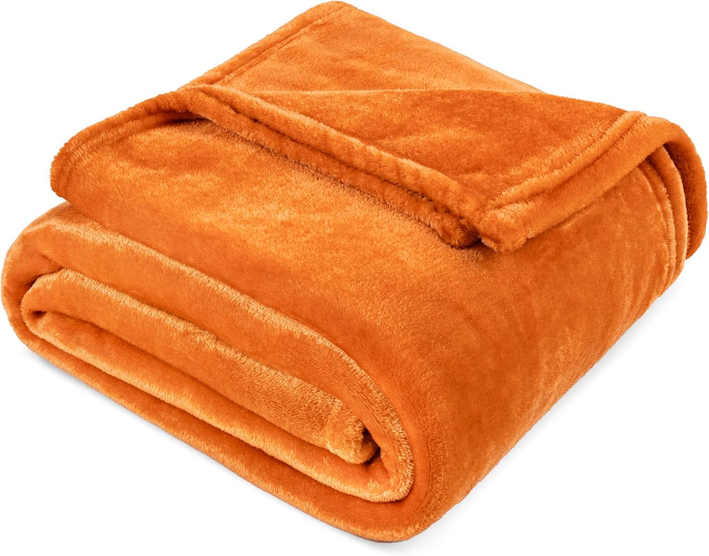 PAVILIA Orange Fleece Throw Blanket for Couch, Coral Peach Soft Fuzzy Fall Flannel Throw for Sofa, Luxury Plush Microfiber Bed Blanket, Cozy Home Halloween Velvet Gift Blanket, 50x60