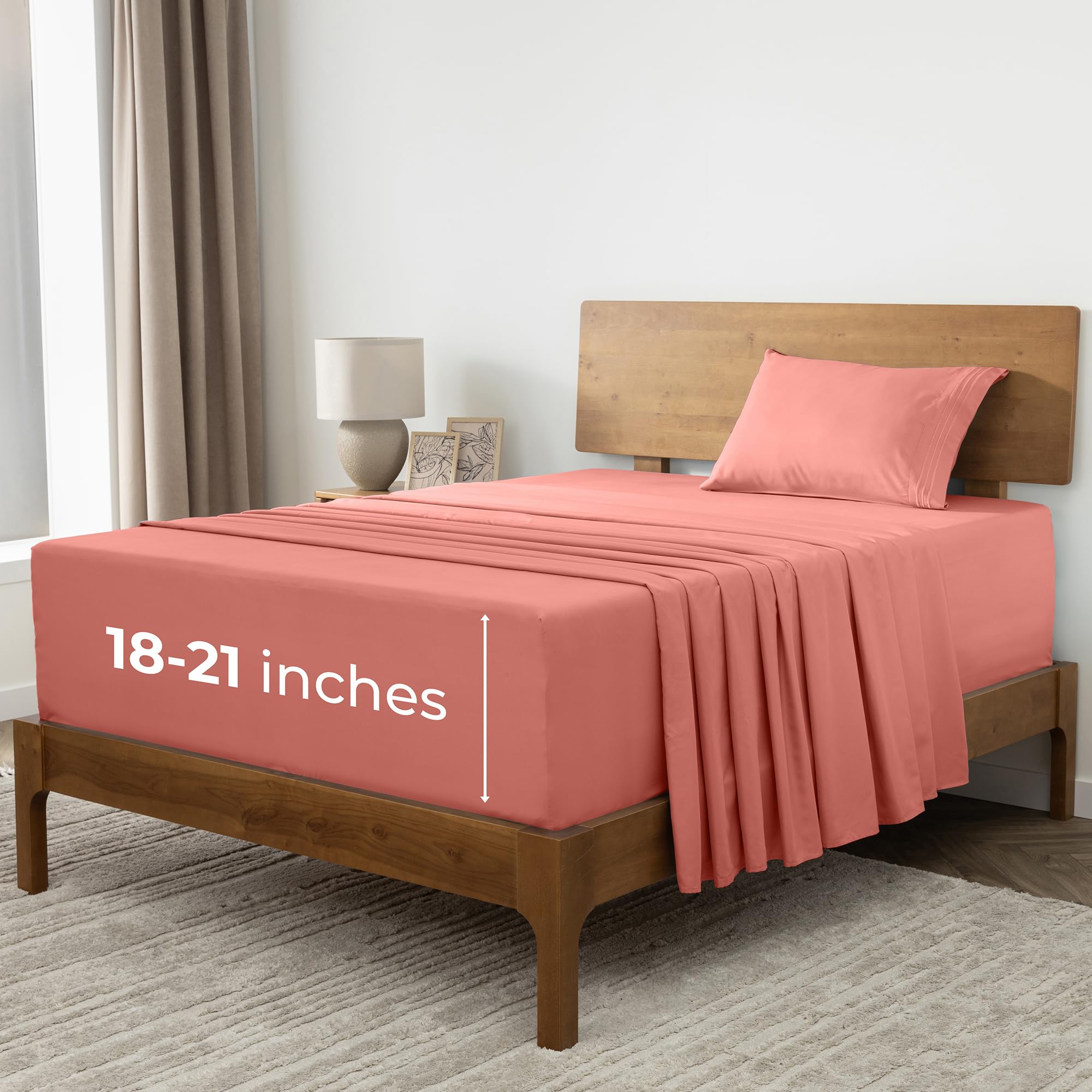 Mellanni Queen Sheets Set - 4 PC Iconic Collection Bedding - Hotel Luxury, Extra Soft, Cooling Bed Sheets - Wrinkle, Fade, Stain Resistant (Queen, White)