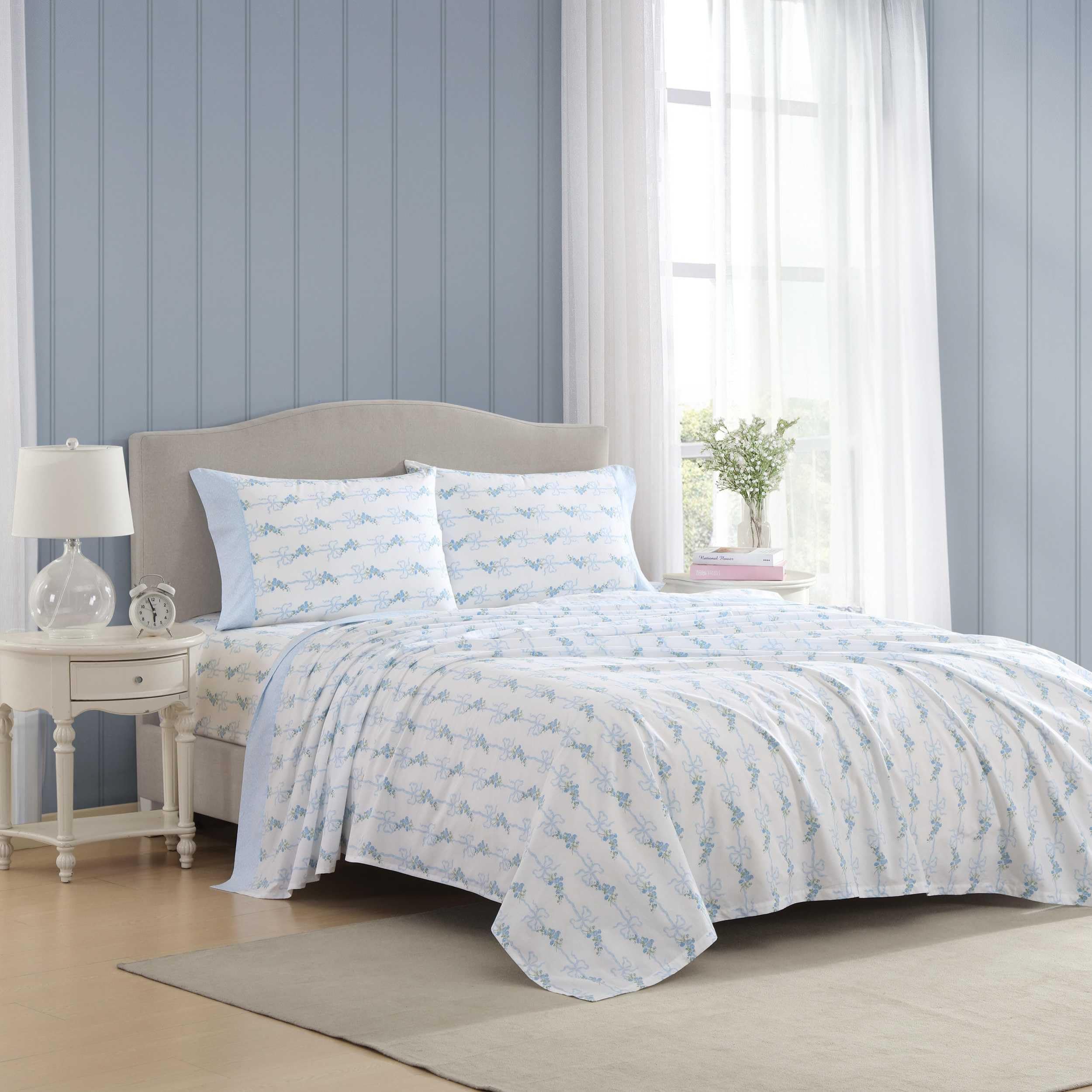 Laura Ashley - Queen Sheet Set, Crisp & Cool Sheets w/a Naturally Smooth Cotton Percale Feel, Deep Pocket, Bed Sheets with Matching Pillowcases & Fitted Sheet (Francesca Blue)