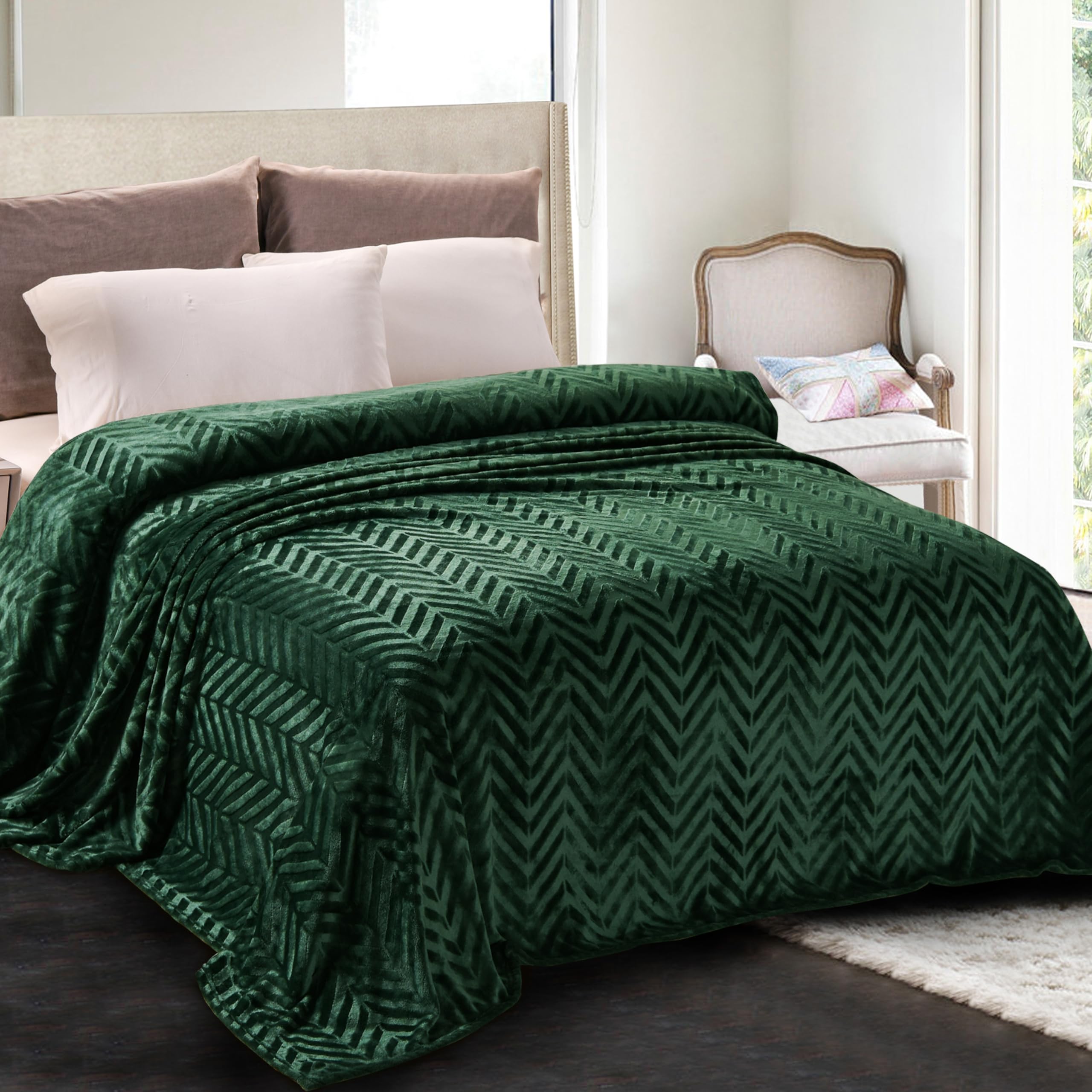 Whale Flotilla Flannel Fleece Throw Blanket for Couch Sofa Bed, Lightweight Breathable Soft Throws Plush Fluffy Chevron Design Decorative Blankets for All Season, 50x60 Inch, Coral