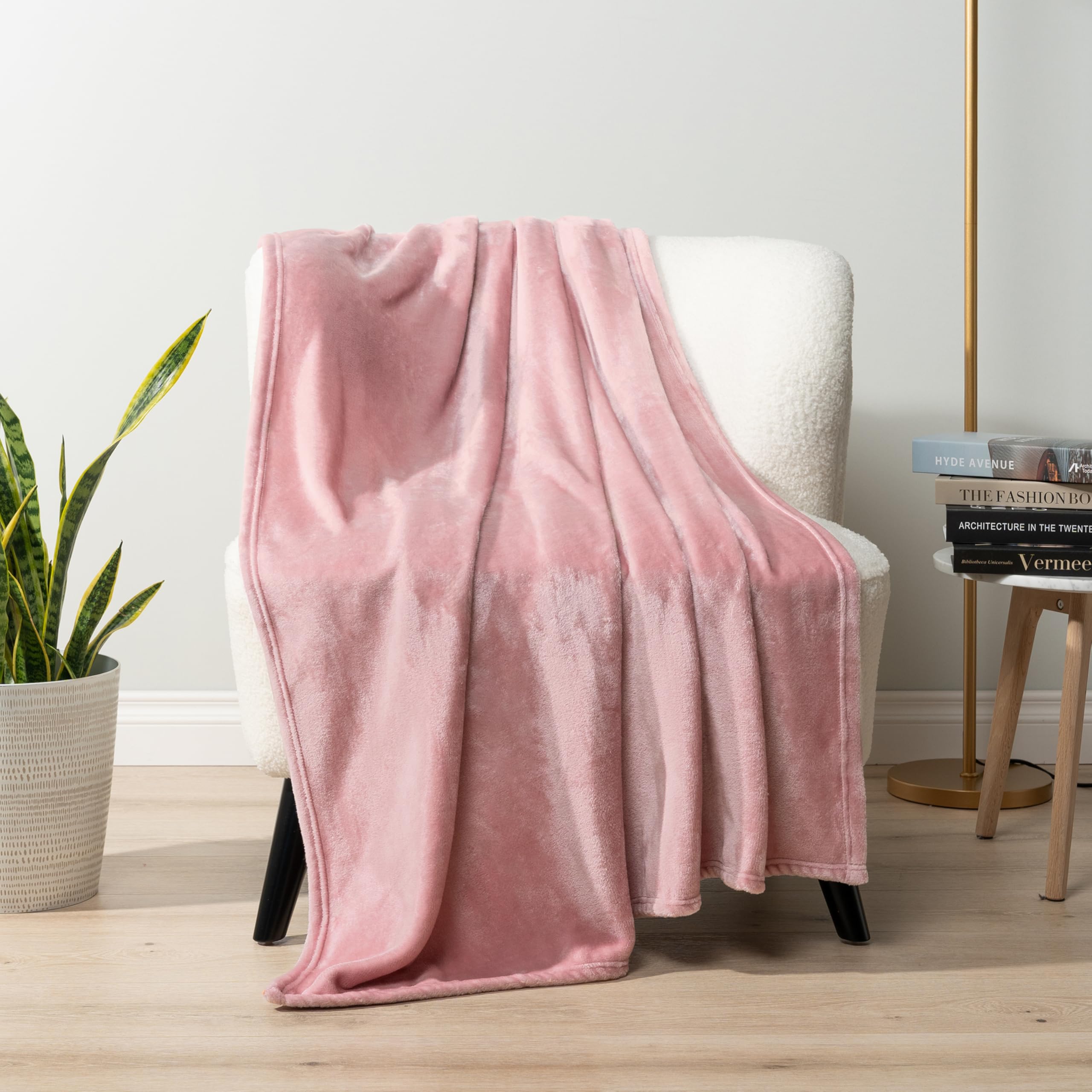 PAVILIA Orange Fleece Throw Blanket for Couch, Coral Peach Soft Fuzzy Fall Flannel Throw for Sofa, Luxury Plush Microfiber Bed Blanket, Cozy Home Halloween Velvet Gift Blanket, 50x60