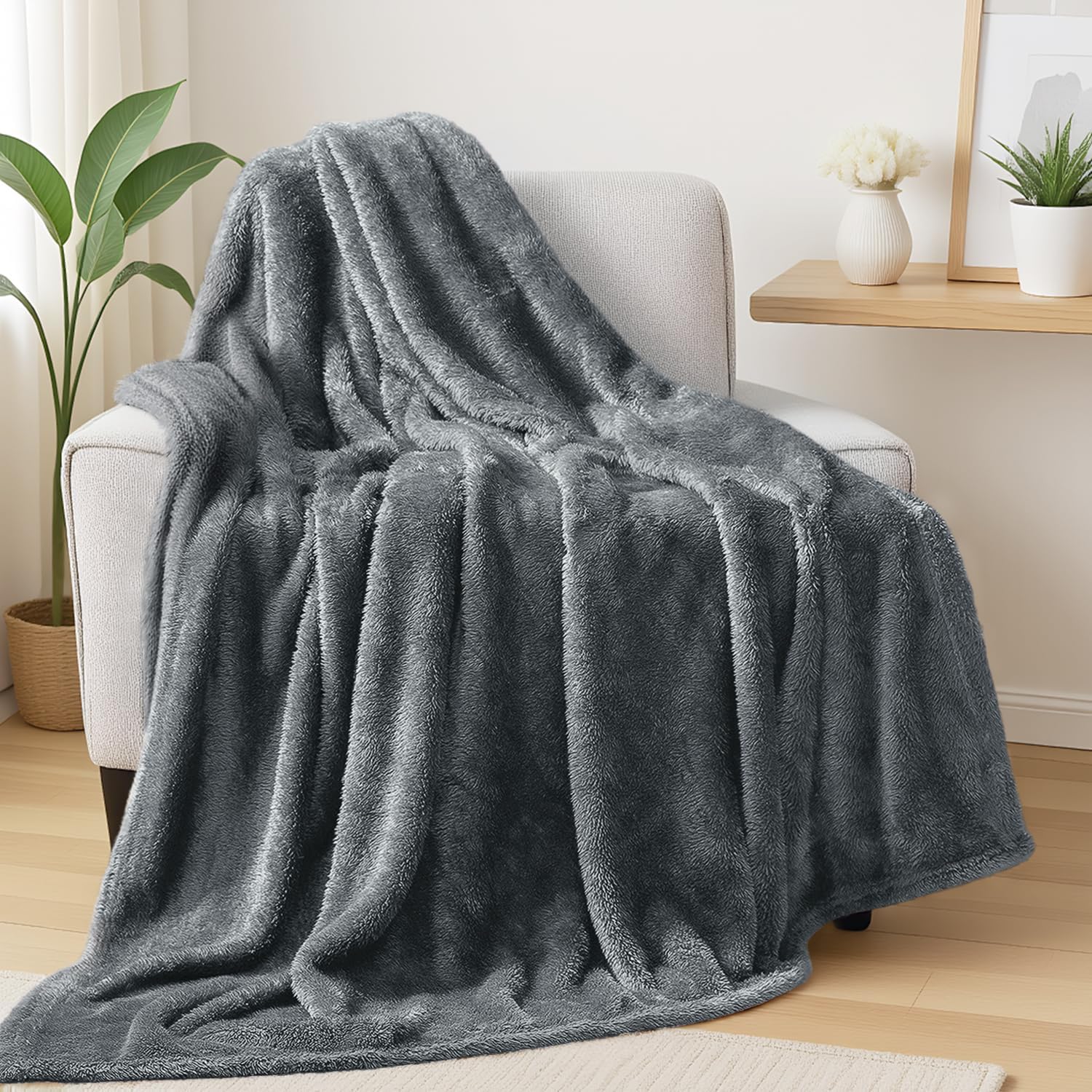 Exclusivo Mezcla Plush Fuzzy Fleece Throw Blanket Extra Large, Super Soft, Fluffy and Warm Blankets for Couch, Bed, All Season Use (50x70 Inches, Pink)
