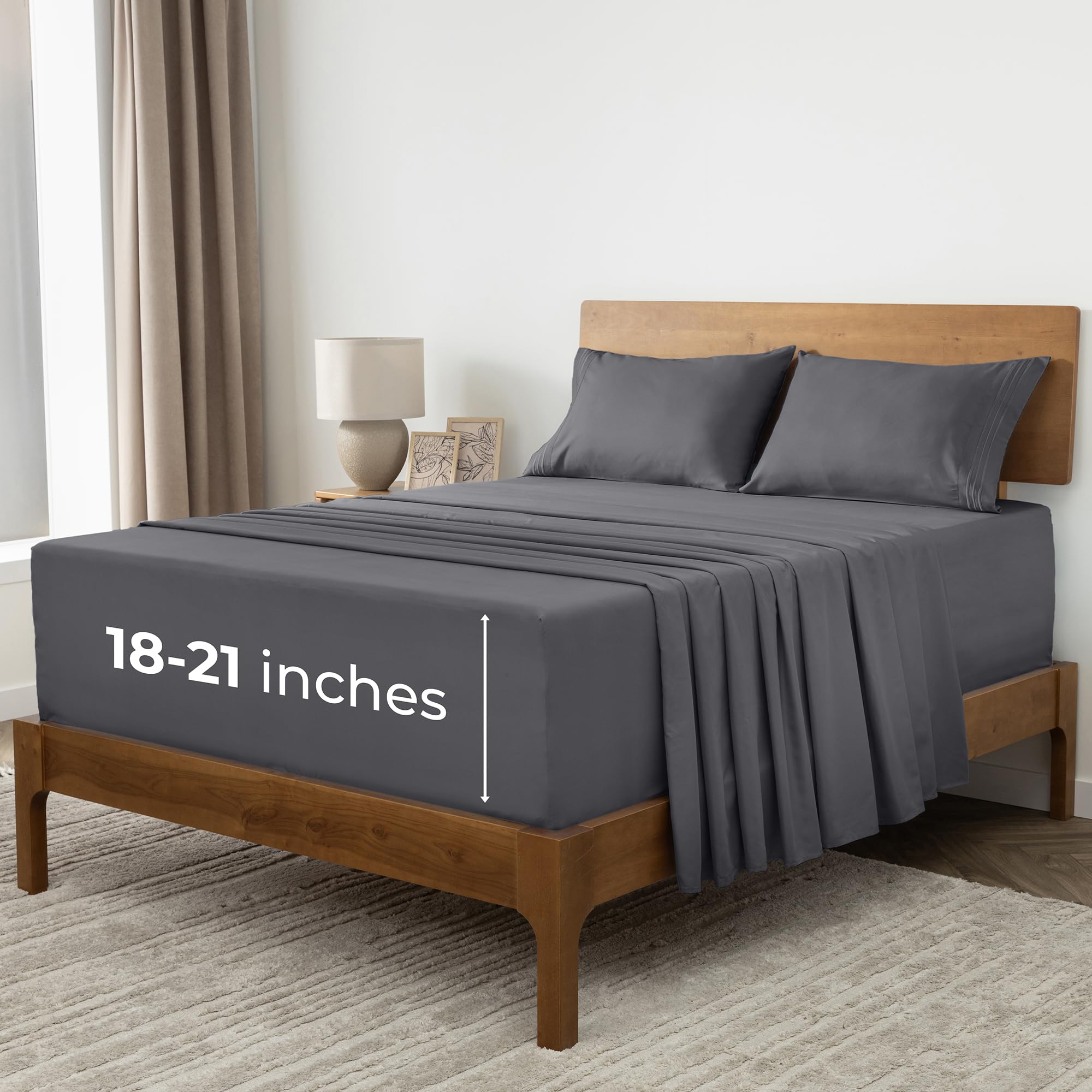 Mellanni Queen Sheets Set - 4 PC Iconic Collection Bedding - Hotel Luxury, Extra Soft, Cooling Bed Sheets - Wrinkle, Fade, Stain Resistant (Queen, White)