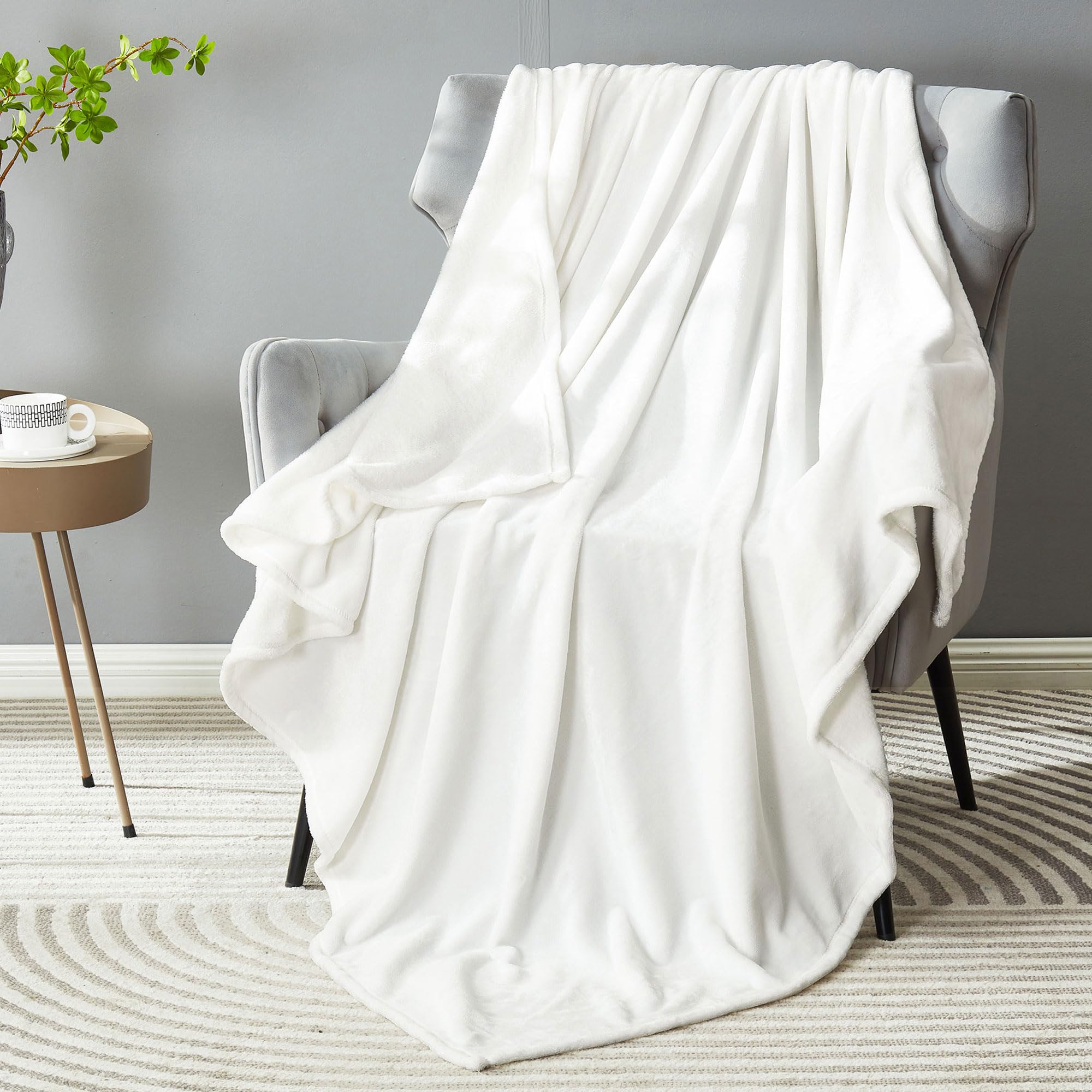 DREAMNINE Super Soft Fuzzy Fleece Throw Blanket for Couch Sofa 50" x 60", Decorative Solid Lightweight Velvet Blanket for Chair, Cozy Accent Shaggy Micro Plush Flannel Blankets for Bedroom Dorm, Peach