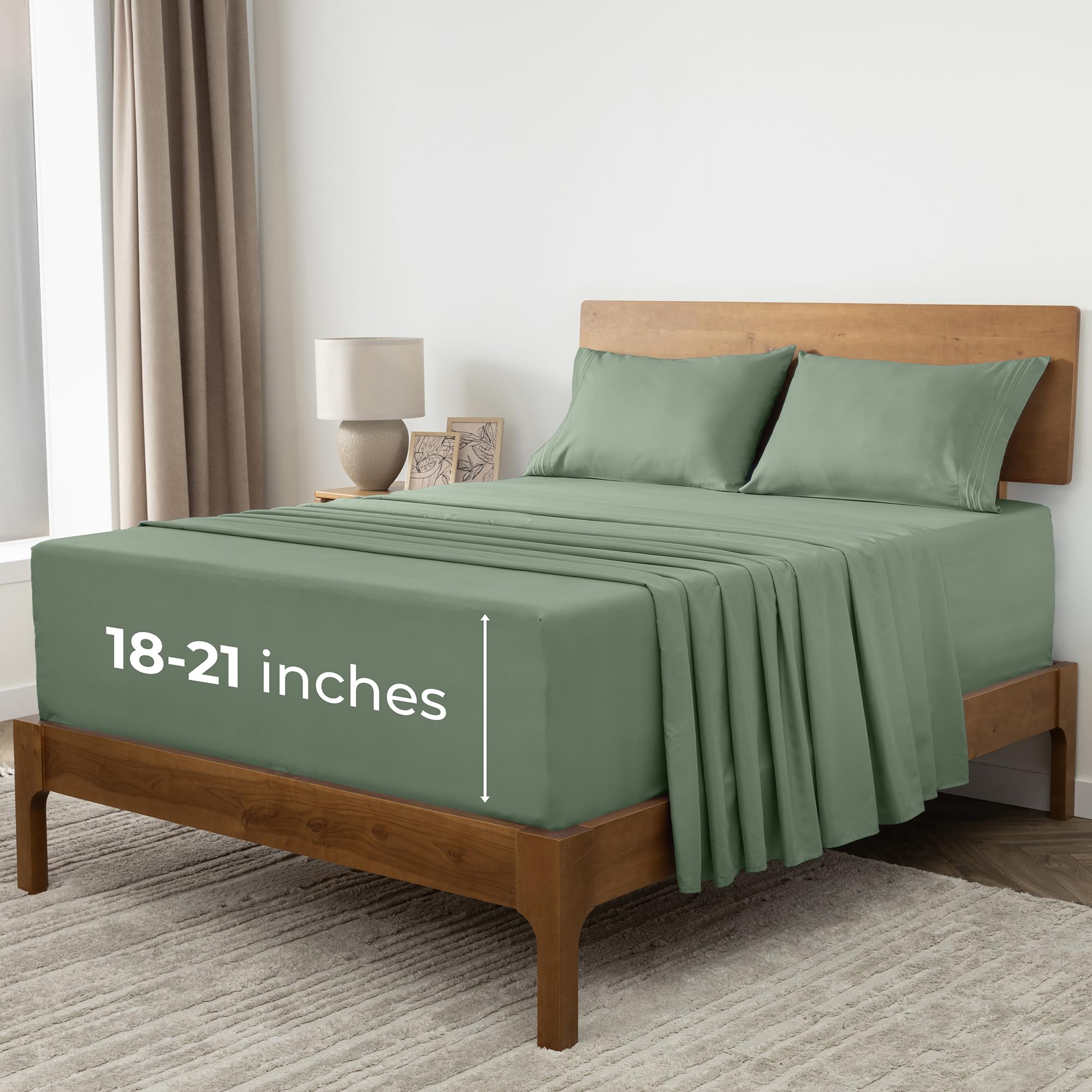 Mellanni Queen Sheets Set - 4 PC Iconic Collection Bedding - Hotel Luxury, Extra Soft, Cooling Bed Sheets - Wrinkle, Fade, Stain Resistant (Queen, White)