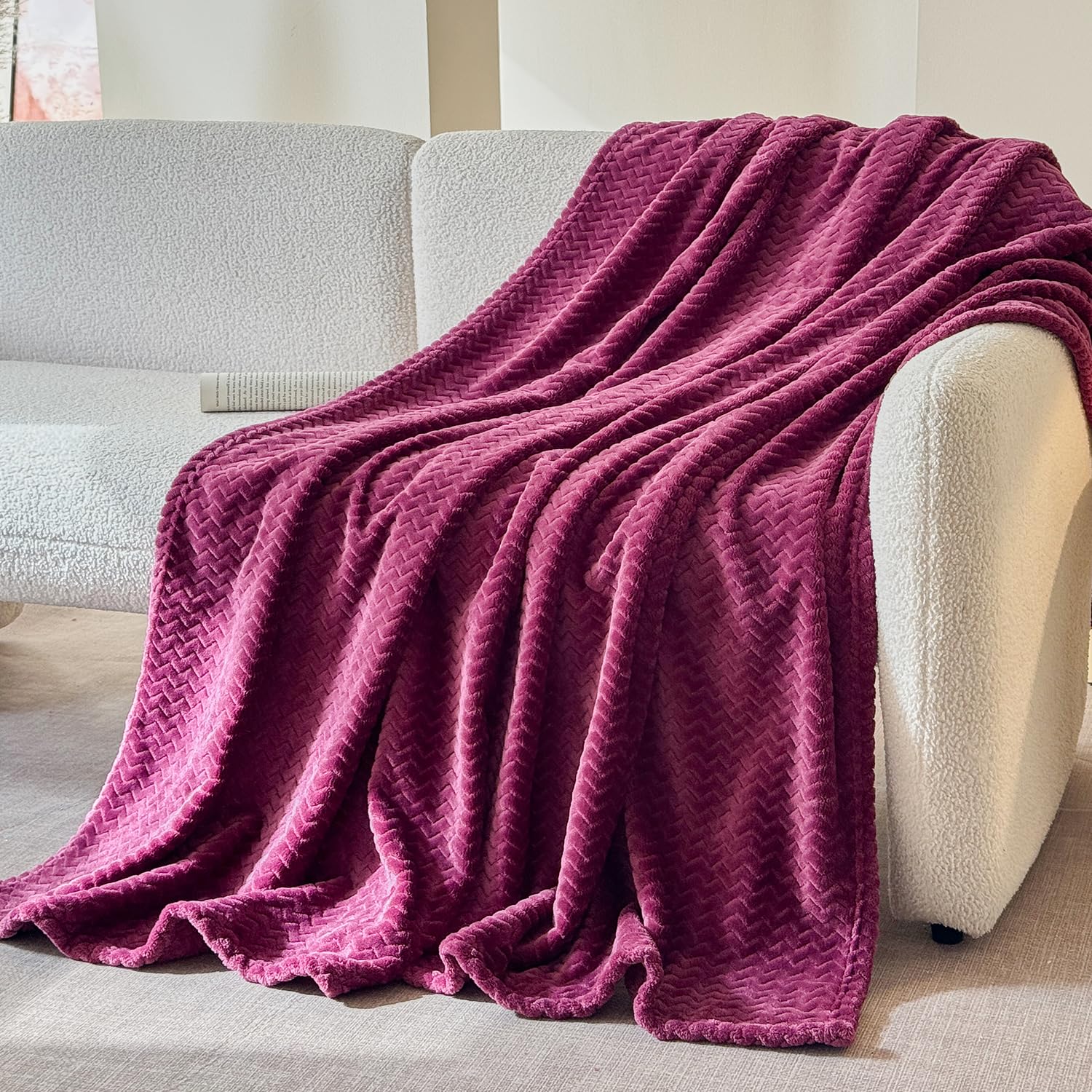 Simple&Opulence Coral Red Throw Blanket for Couch-Super Soft Fluffy Blankets for Women 50x70 Inches Cozy Lightweight Fleece Blanket for Home Decor