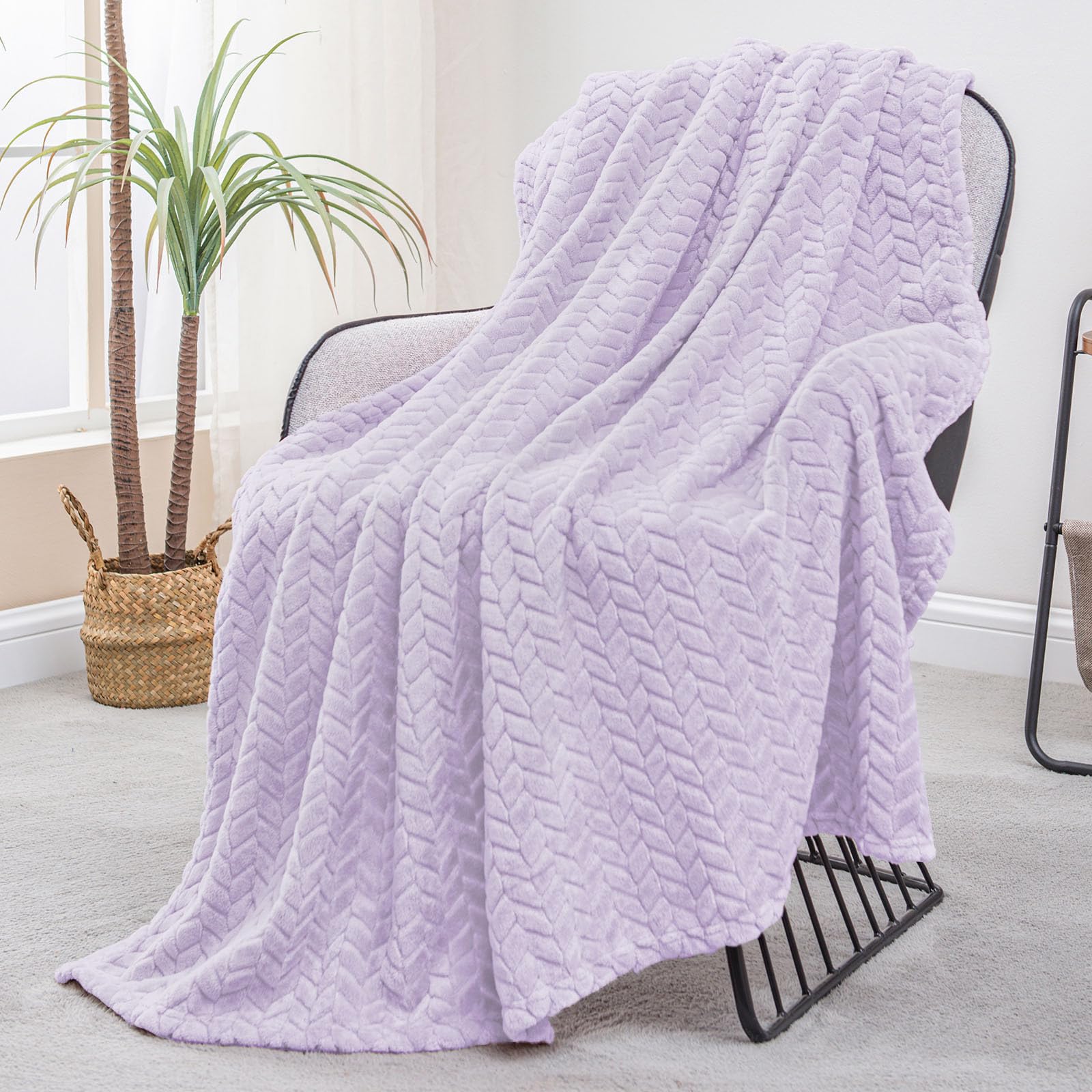 Exclusivo Mezcla Fleece Throw Blanket for Couch Sofa Bedroom, Soft Fuzzy Plush Warm Lightweight Jacquard Flannel Throws for Women, 50x70 Inches, Pink