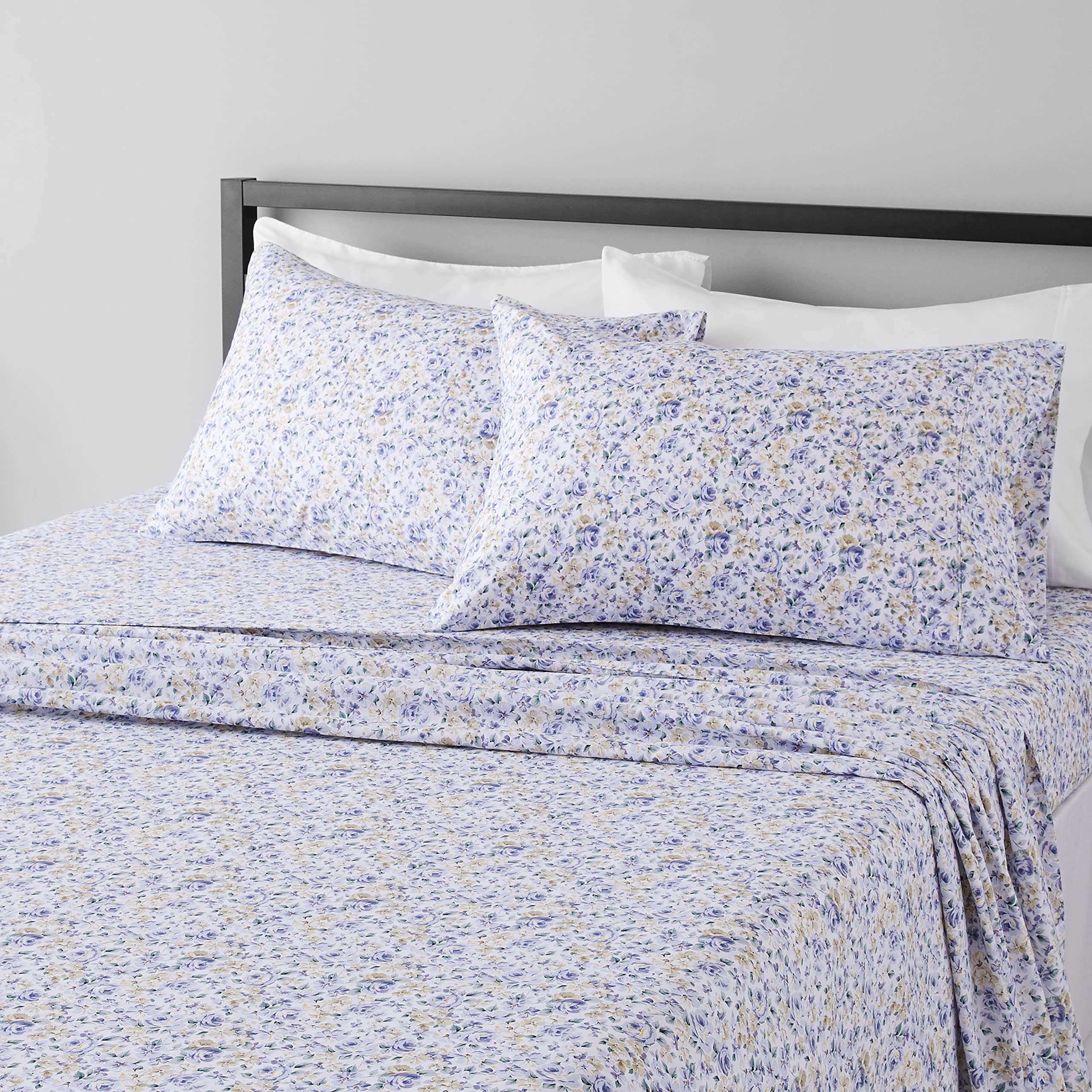 Amazon Basics Breathable, Wrinkle Free Lightweight Microfiber 4-Piece Bed Sheet Set with 14-Inch Deep Pockets, Includes Comfortable Pillowcases, Queen, Peachy Coral, Solid