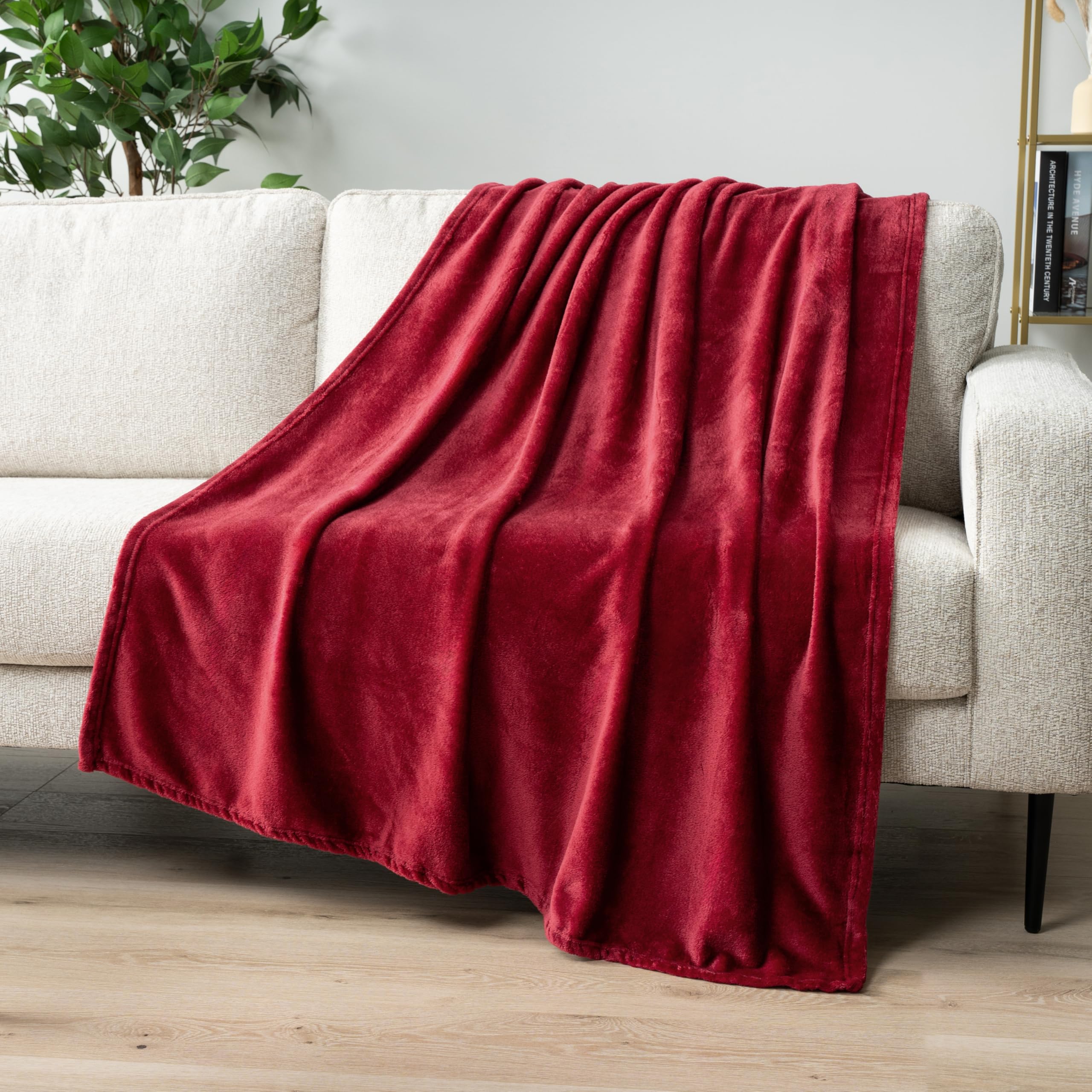 PAVILIA Orange Fleece Throw Blanket for Couch, Coral Peach Soft Fuzzy Fall Flannel Throw for Sofa, Luxury Plush Microfiber Bed Blanket, Cozy Home Halloween Velvet Gift Blanket, 50x60