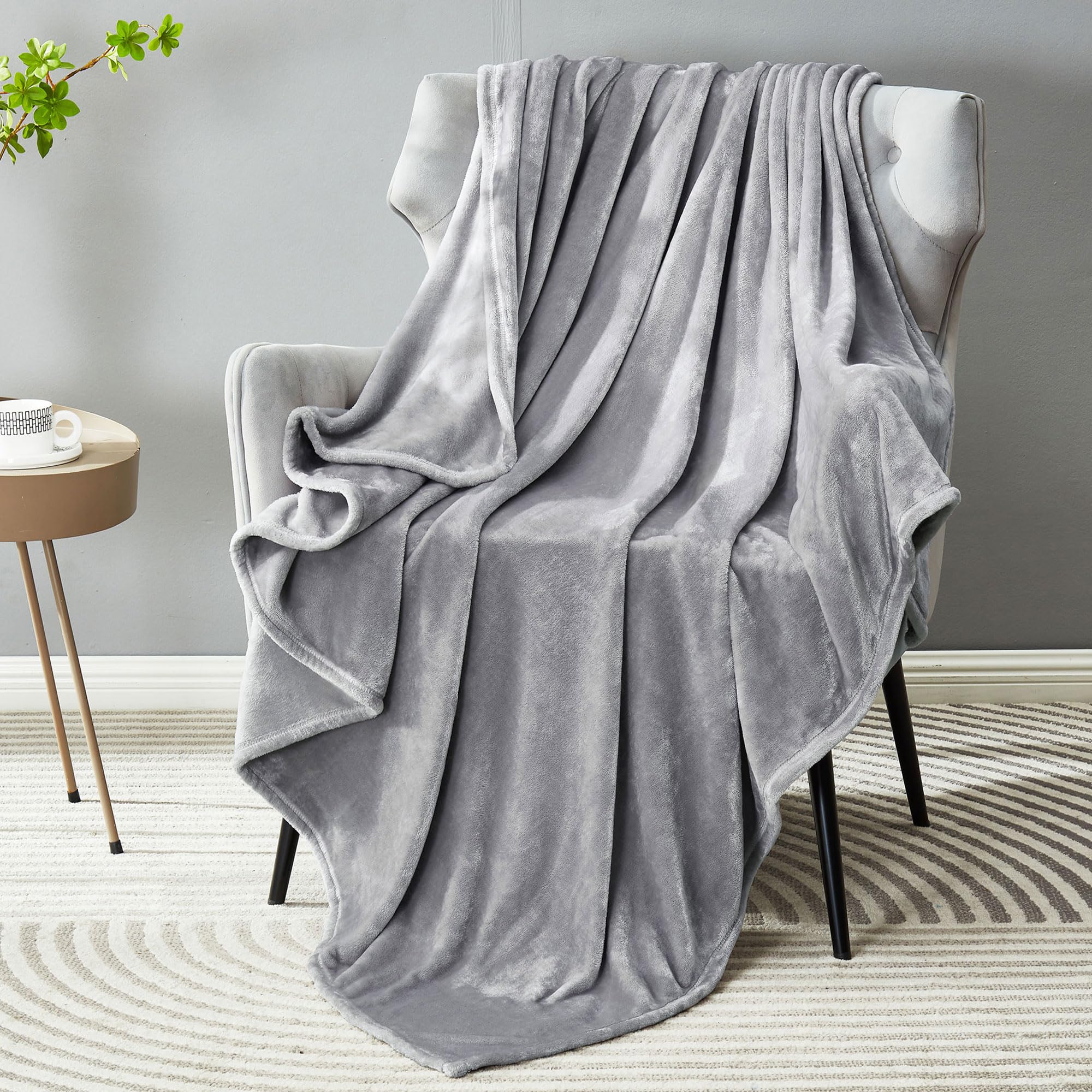 DREAMNINE Super Soft Fuzzy Fleece Throw Blanket for Couch Sofa 50" x 60", Decorative Solid Lightweight Velvet Blanket for Chair, Cozy Accent Shaggy Micro Plush Flannel Blankets for Bedroom Dorm, Peach