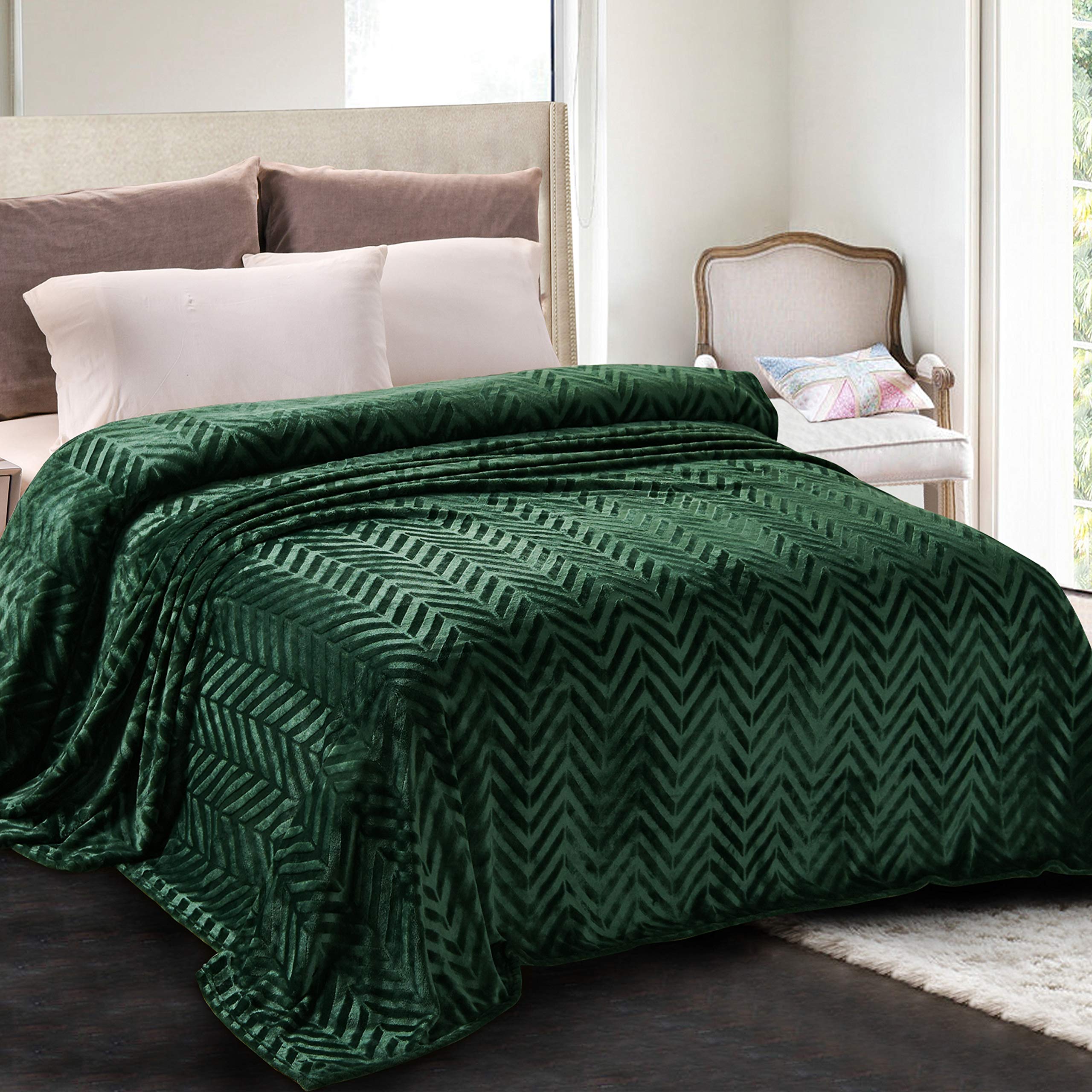 Whale Flotilla Flannel Fleece Throw Blanket for Couch Sofa Bed, Lightweight Breathable Soft Throws Plush Fluffy Chevron Design Decorative Blankets for All Season, 50x60 Inch, Coral