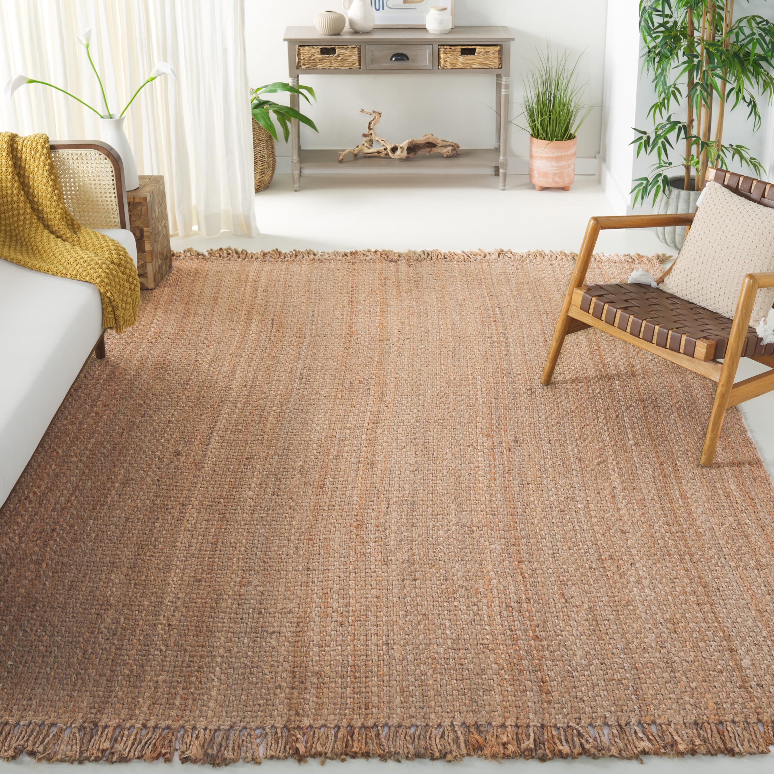 SAFAVIEH Natural Fiber Collection Runner Rug - 2'6" x 6', Natural, Handmade Tassel Jute, Ideal for High Traffic Areas in Living Room, Bedroom (NF467A)