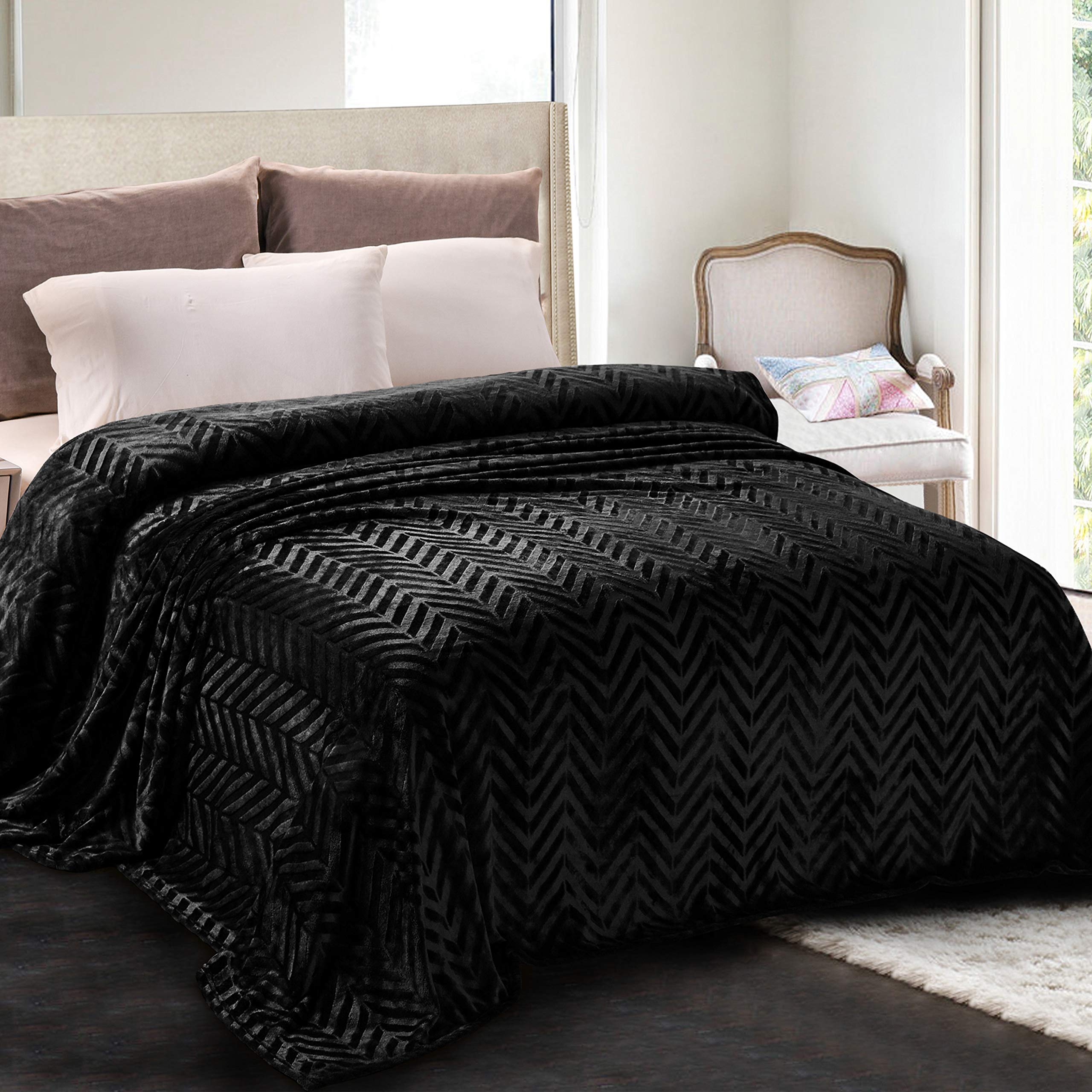 Whale Flotilla Flannel Fleece Throw Blanket for Couch Sofa Bed, Lightweight Breathable Soft Throws Plush Fluffy Chevron Design Decorative Blankets for All Season, 50x60 Inch, Coral