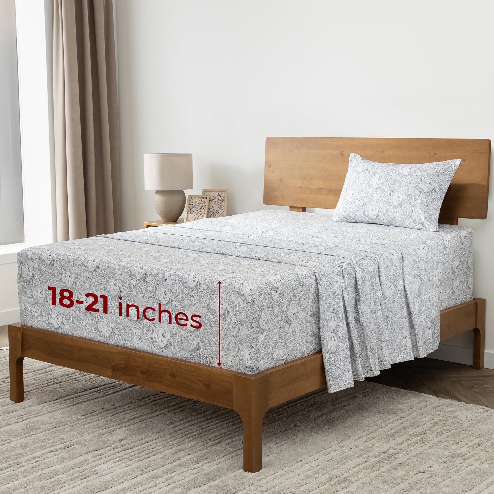 Mellanni Queen Sheets Set - 4 PC Iconic Collection Bedding - Hotel Luxury, Extra Soft, Cooling Bed Sheets - Wrinkle, Fade, Stain Resistant (Queen, White)
