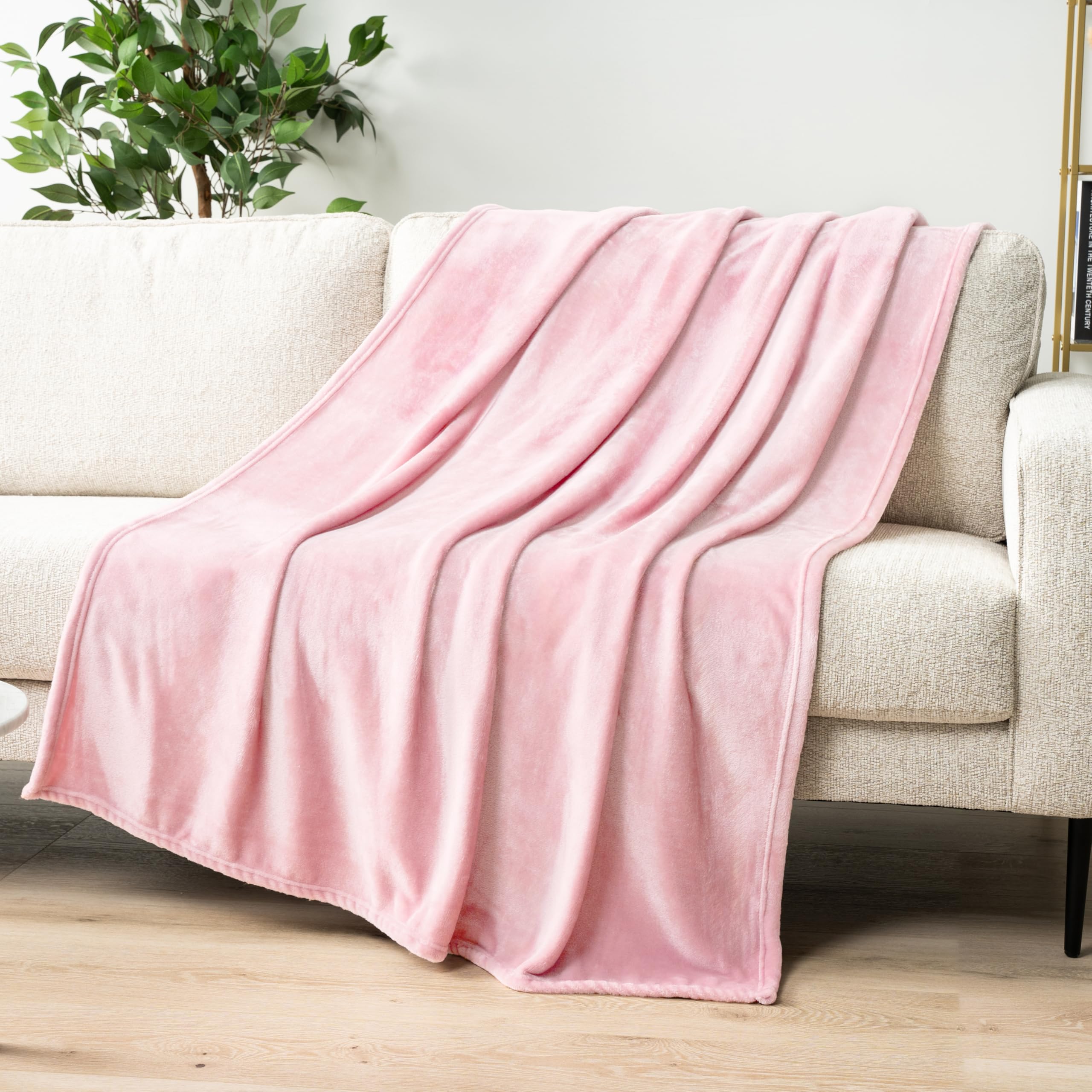PAVILIA Orange Fleece Throw Blanket for Couch, Coral Peach Soft Fuzzy Fall Flannel Throw for Sofa, Luxury Plush Microfiber Bed Blanket, Cozy Home Halloween Velvet Gift Blanket, 50x60