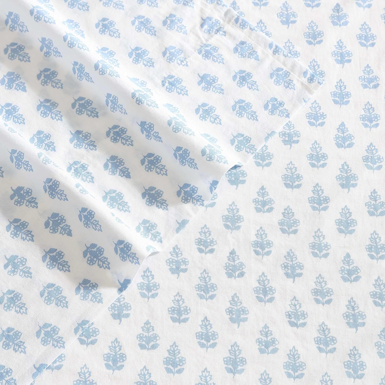 Laura Ashley - Queen Sheet Set, Crisp & Cool Sheets w/a Naturally Smooth Cotton Percale Feel, Deep Pocket, Bed Sheets with Matching Pillowcases & Fitted Sheet (Francesca Blue)