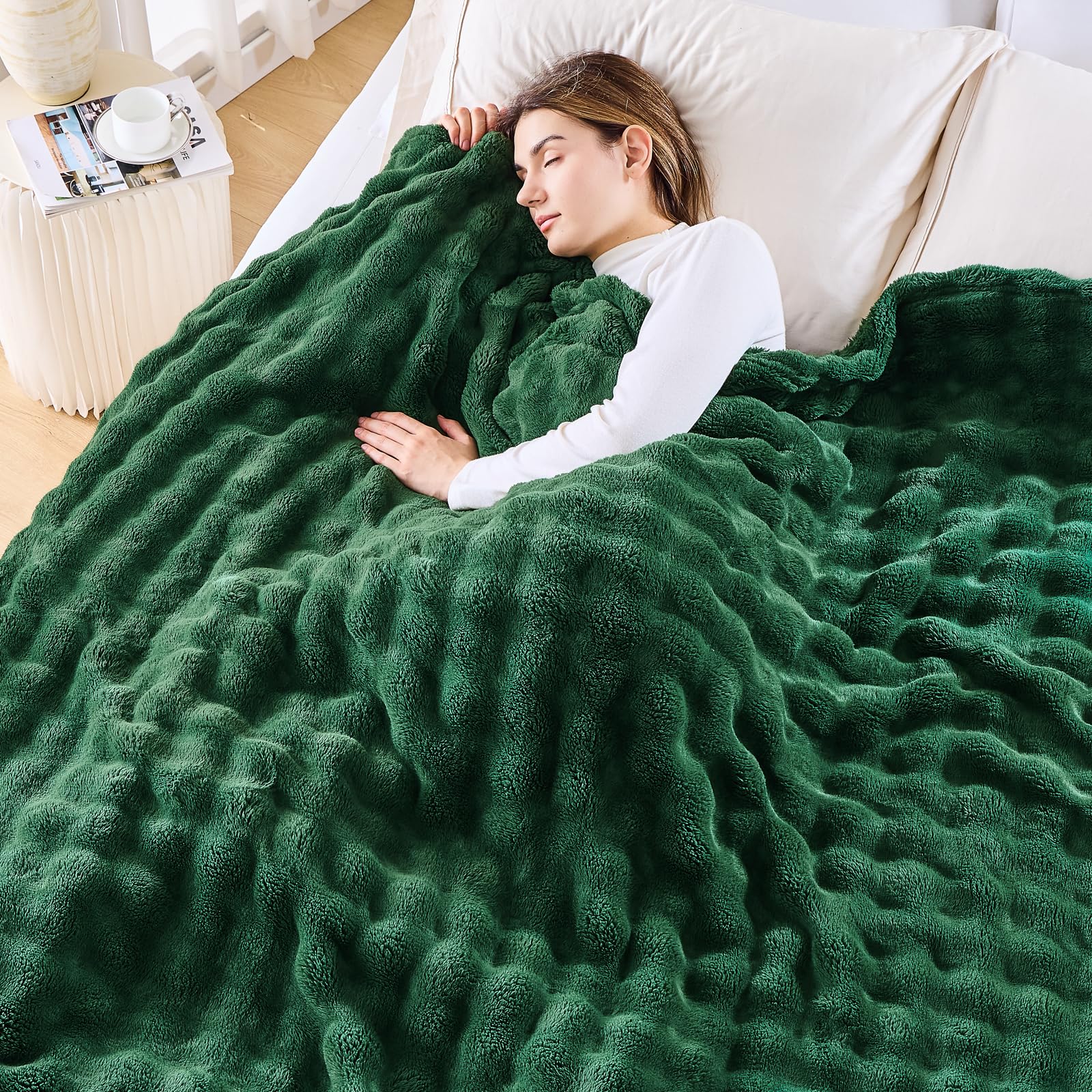 NEWCOSPLAY Throw Blanket for Couch Coral Pink Super Soft Flannel Fleece 3D Bubble Lightweight Bed Blanket All Season Use (Coral Pink, Throw(50"x60"))