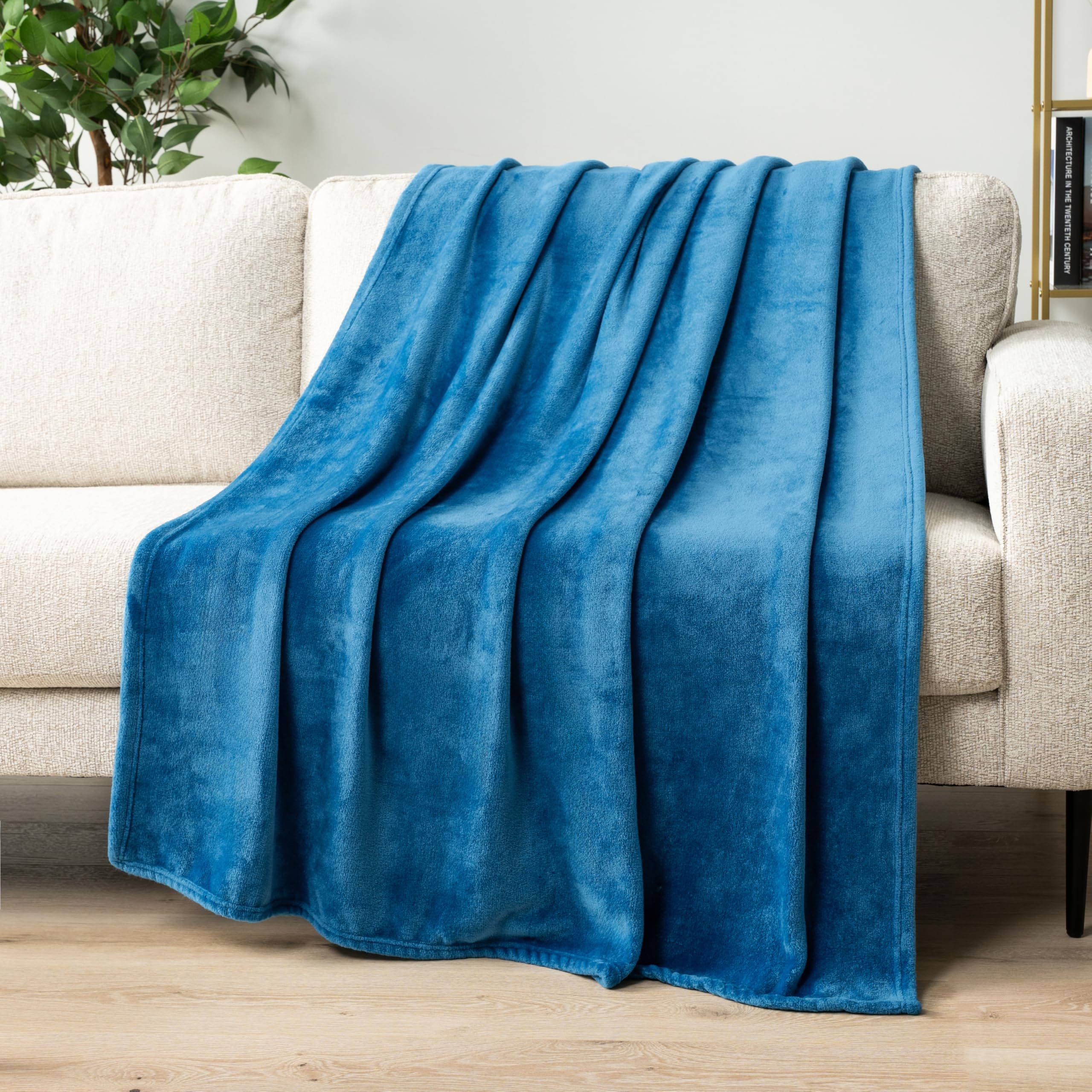 PAVILIA Orange Fleece Throw Blanket for Couch, Coral Peach Soft Fuzzy Fall Flannel Throw for Sofa, Luxury Plush Microfiber Bed Blanket, Cozy Home Halloween Velvet Gift Blanket, 50x60